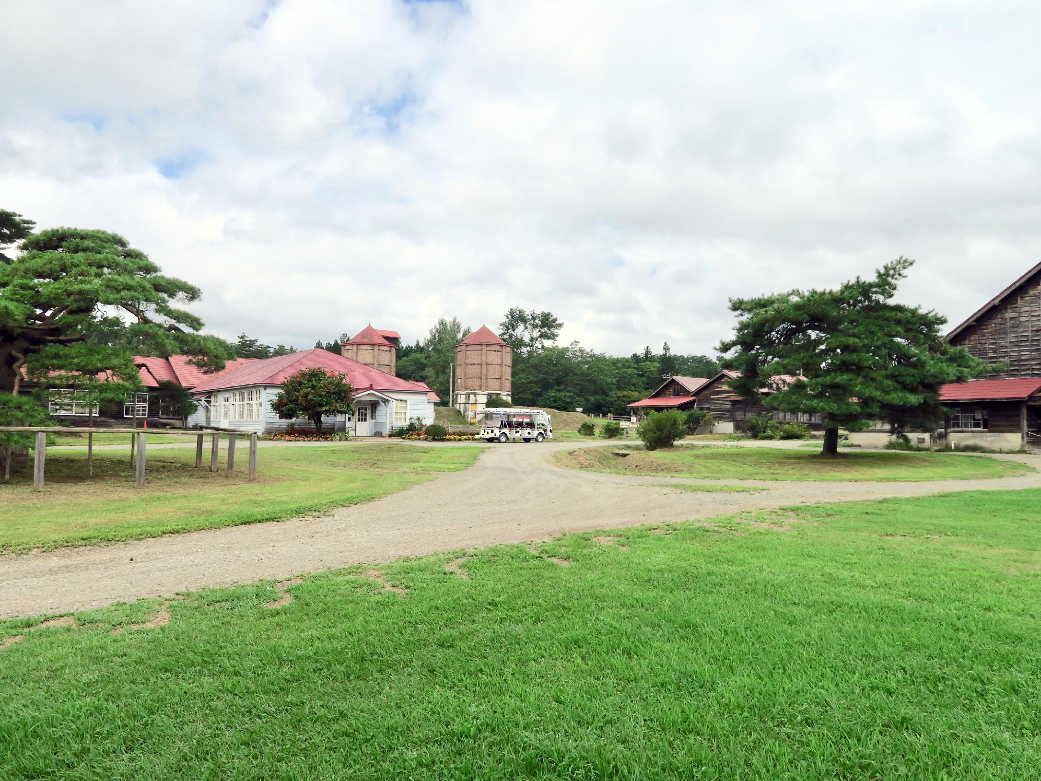 Nơi tham quan gần đây