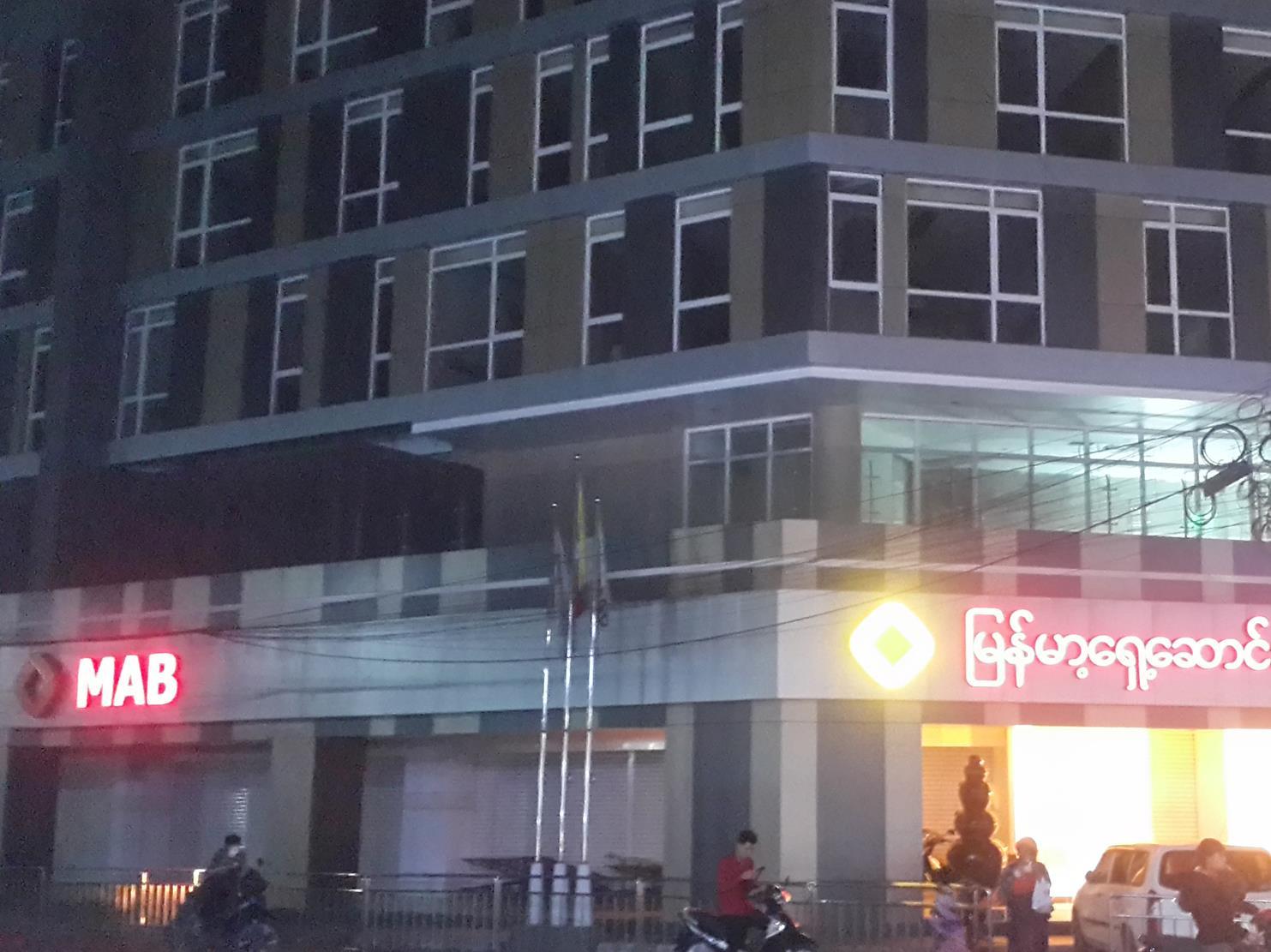 Nơi tham quan gần đây