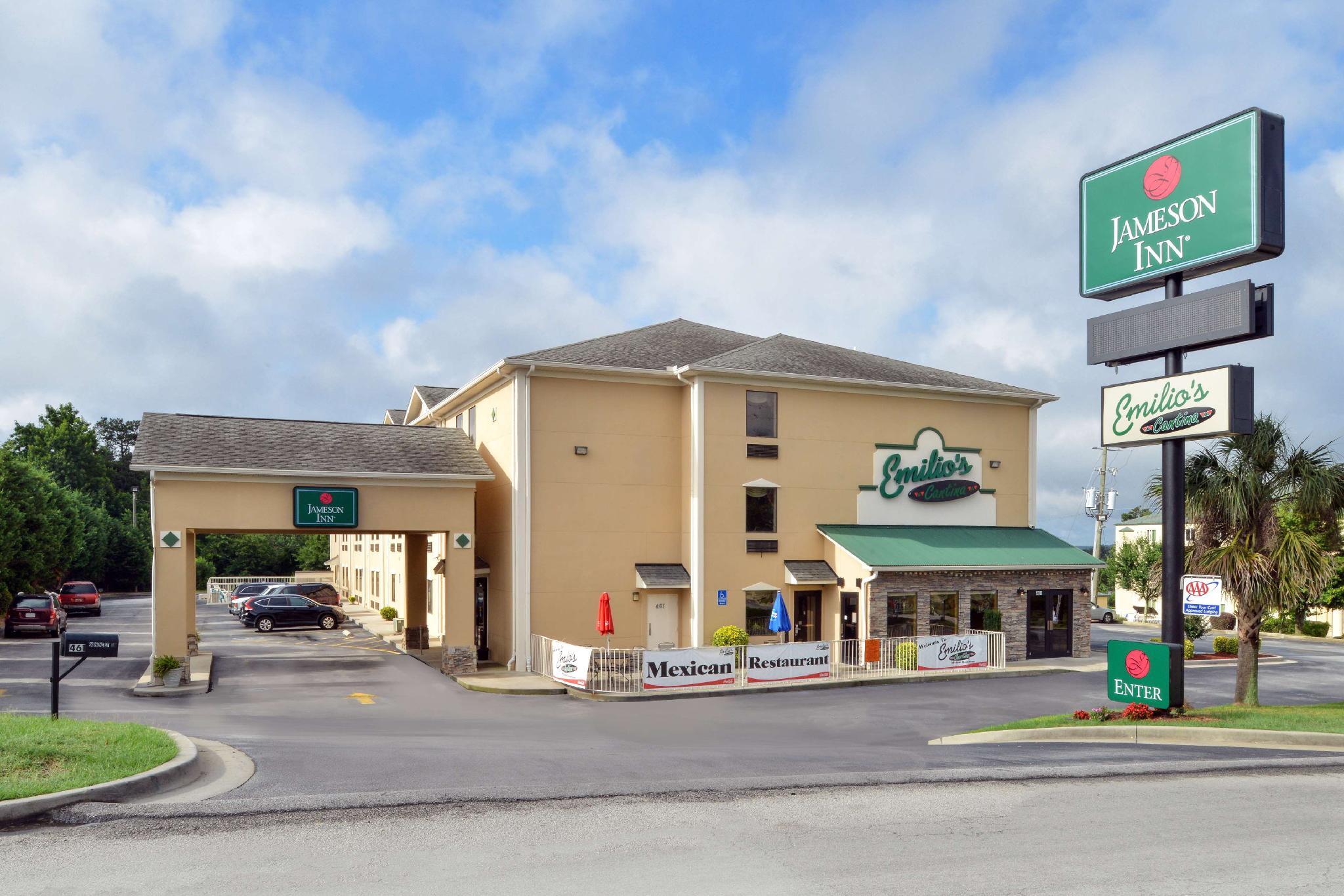 Ngoại cảnh khách sạn