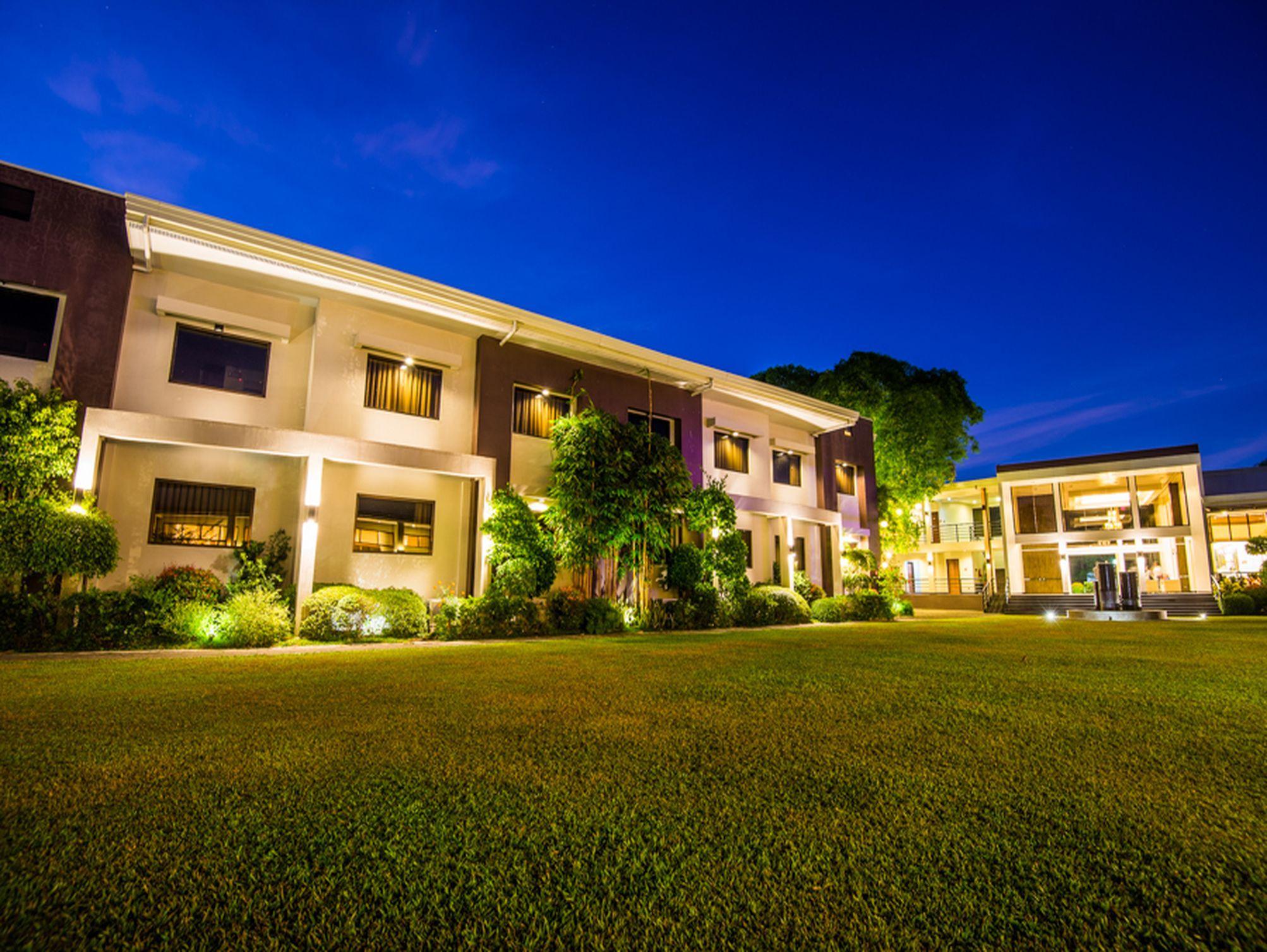 Ngoại cảnh khách sạn