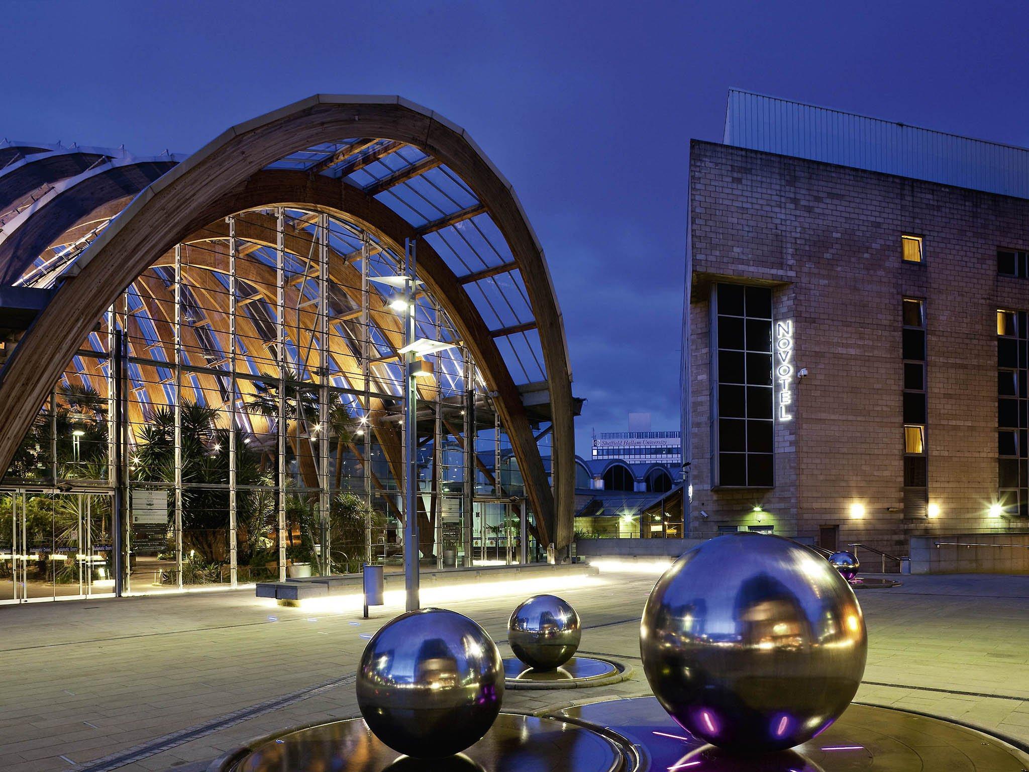 Ngoại cảnh khách sạn