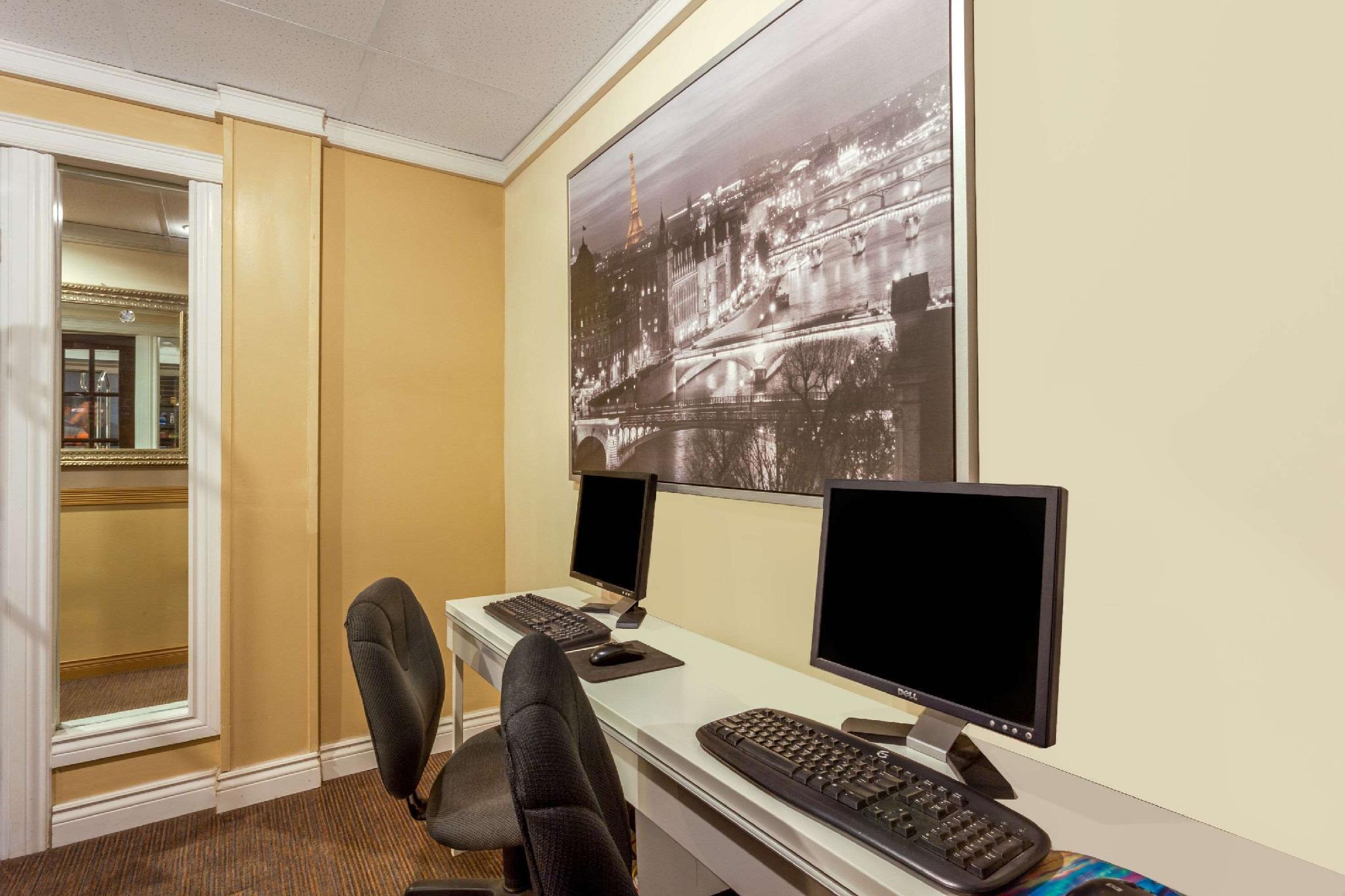 Trung tâm hội nghị