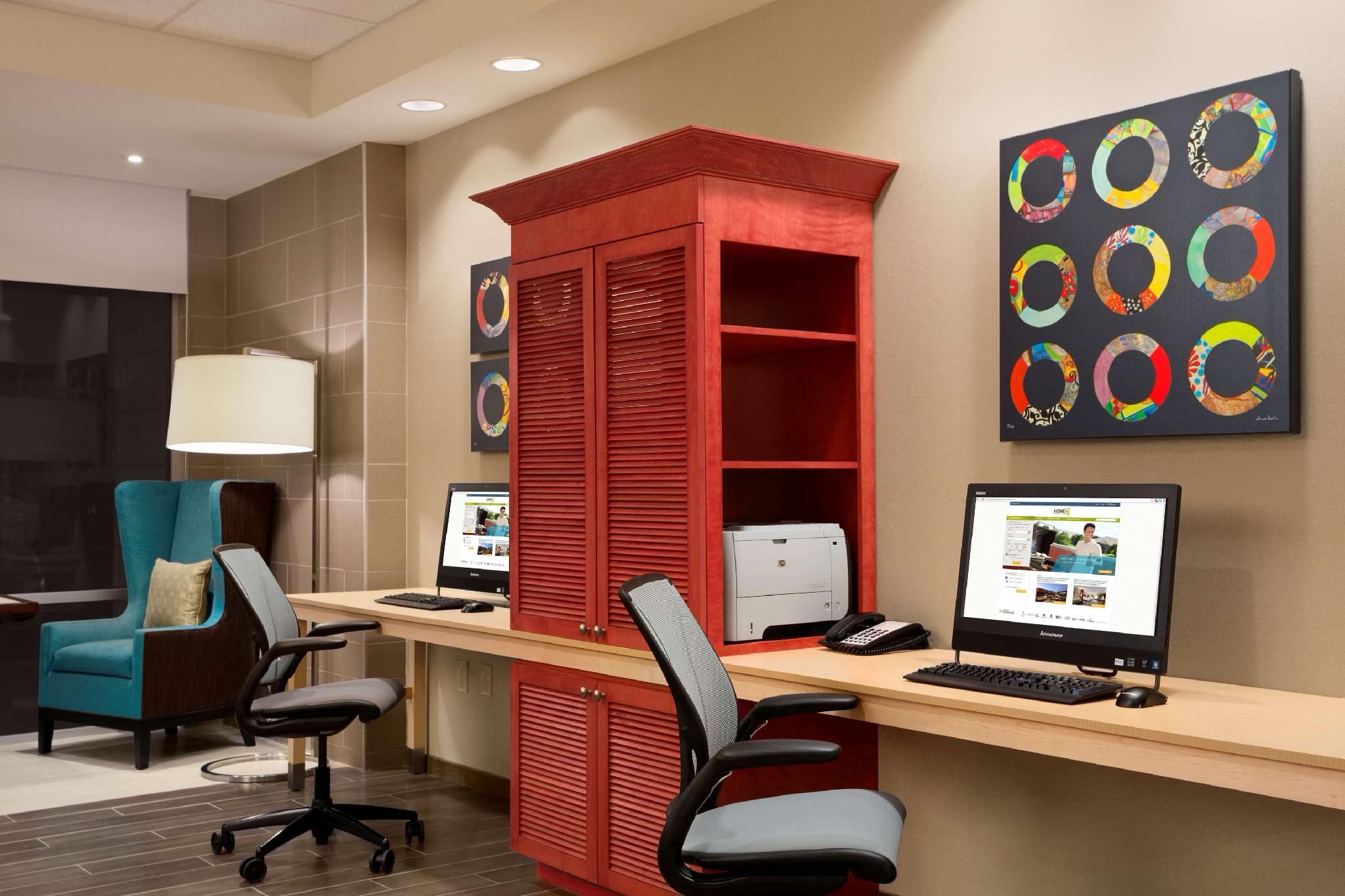 Trung tâm hội nghị