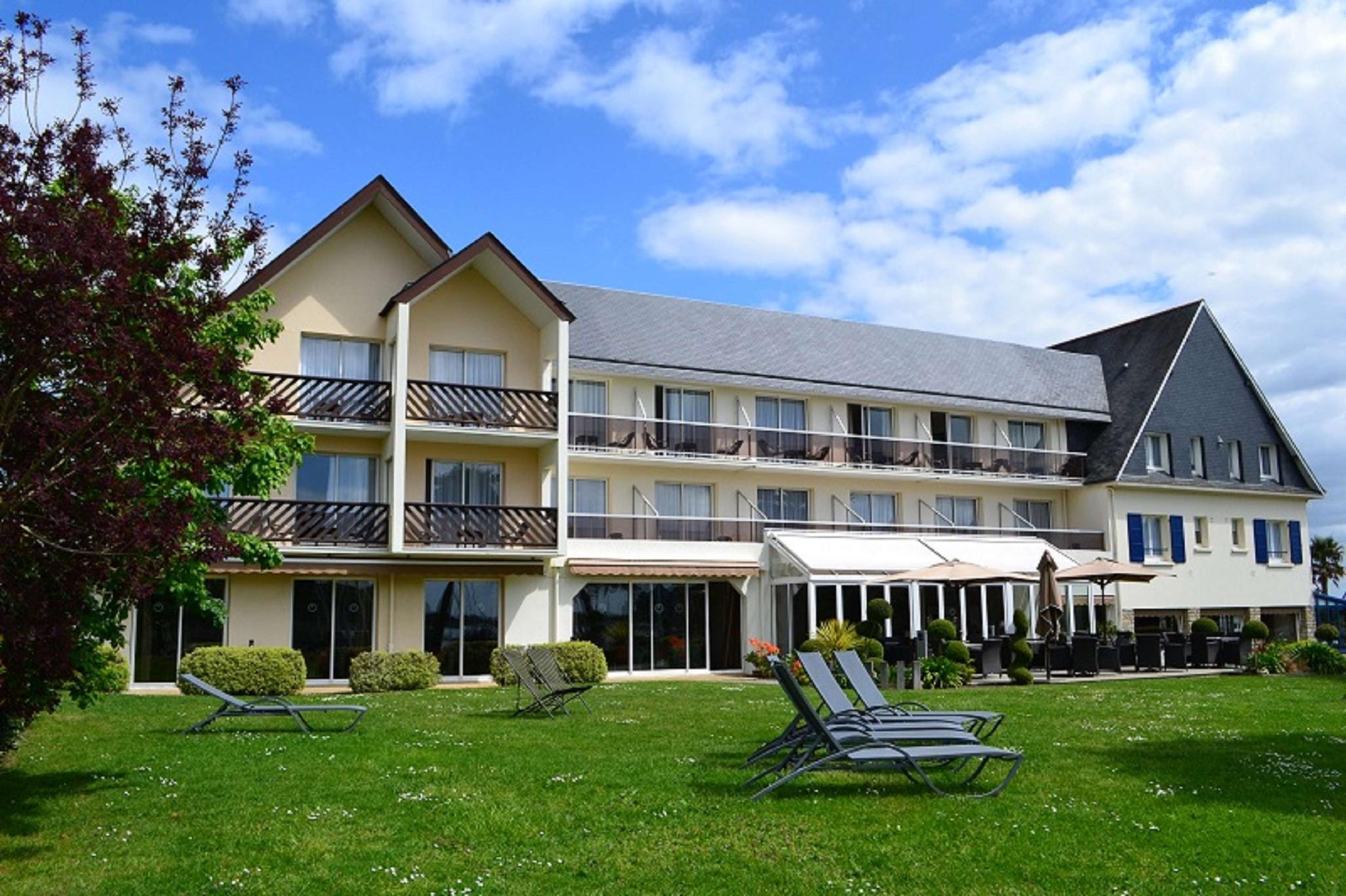 Ngoại cảnh khách sạn