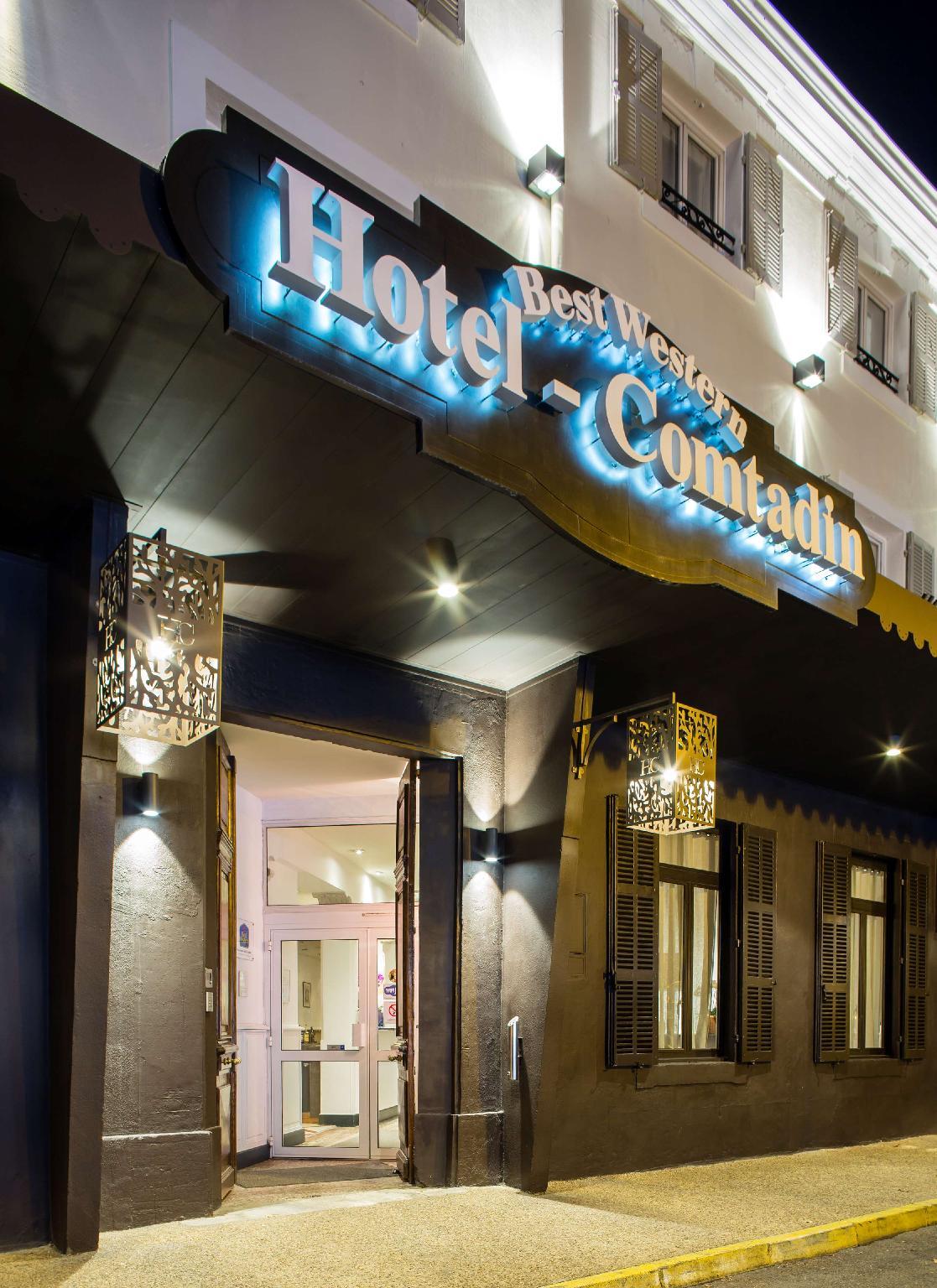 Ngoại cảnh khách sạn