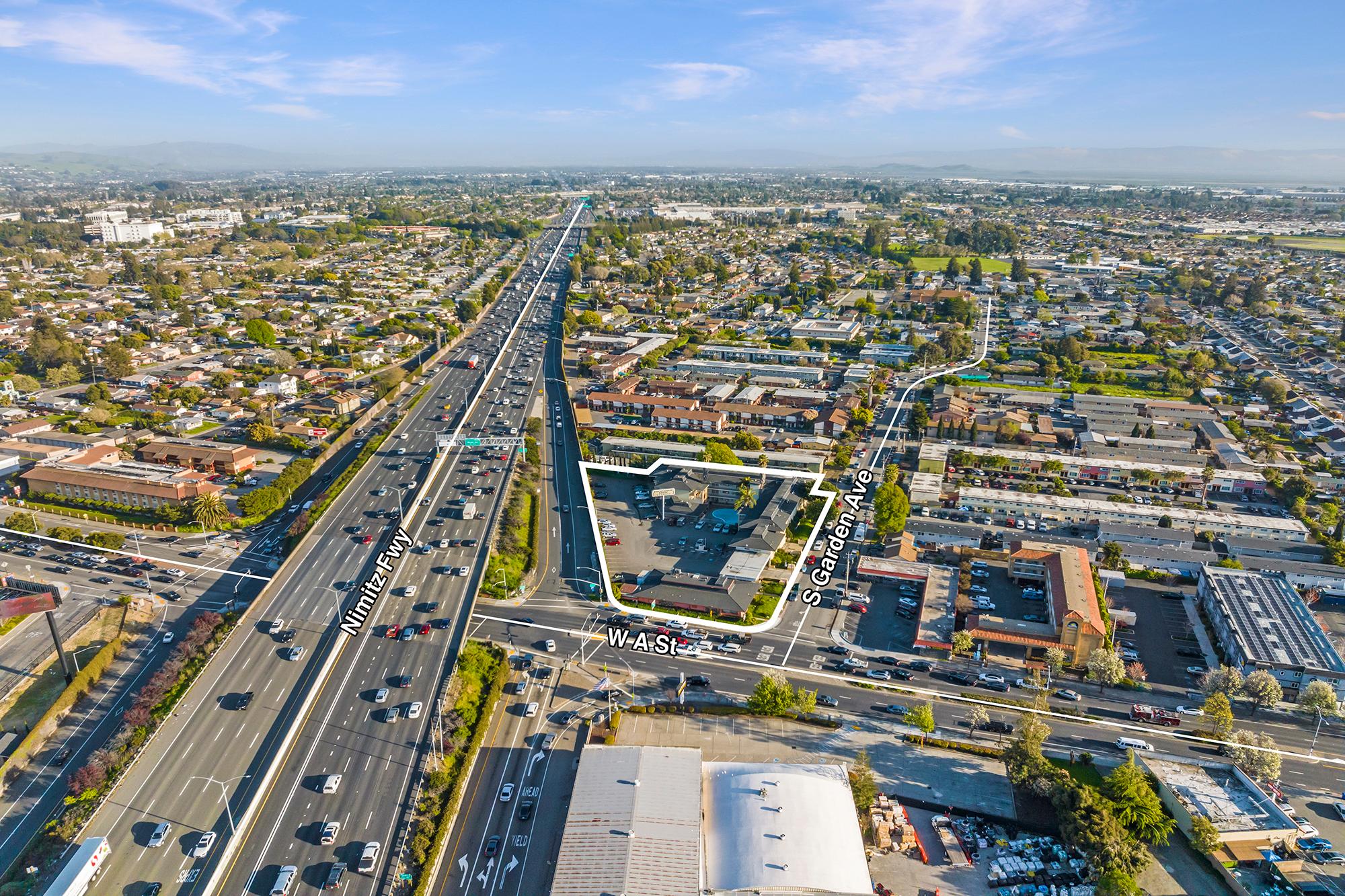 Khu vực xung quanh