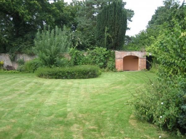 Khu vực xung quanh