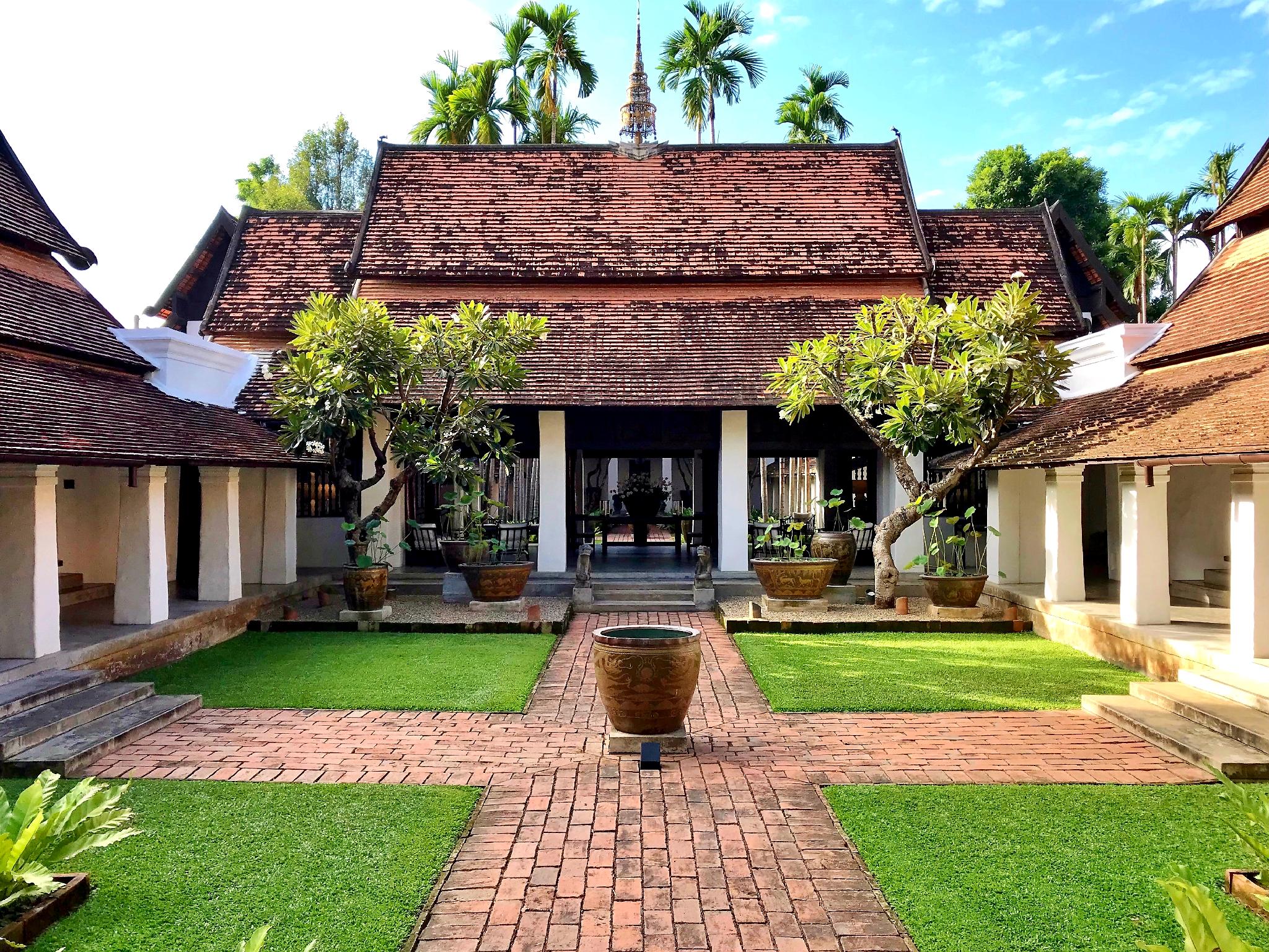 Khu vực xung quanh