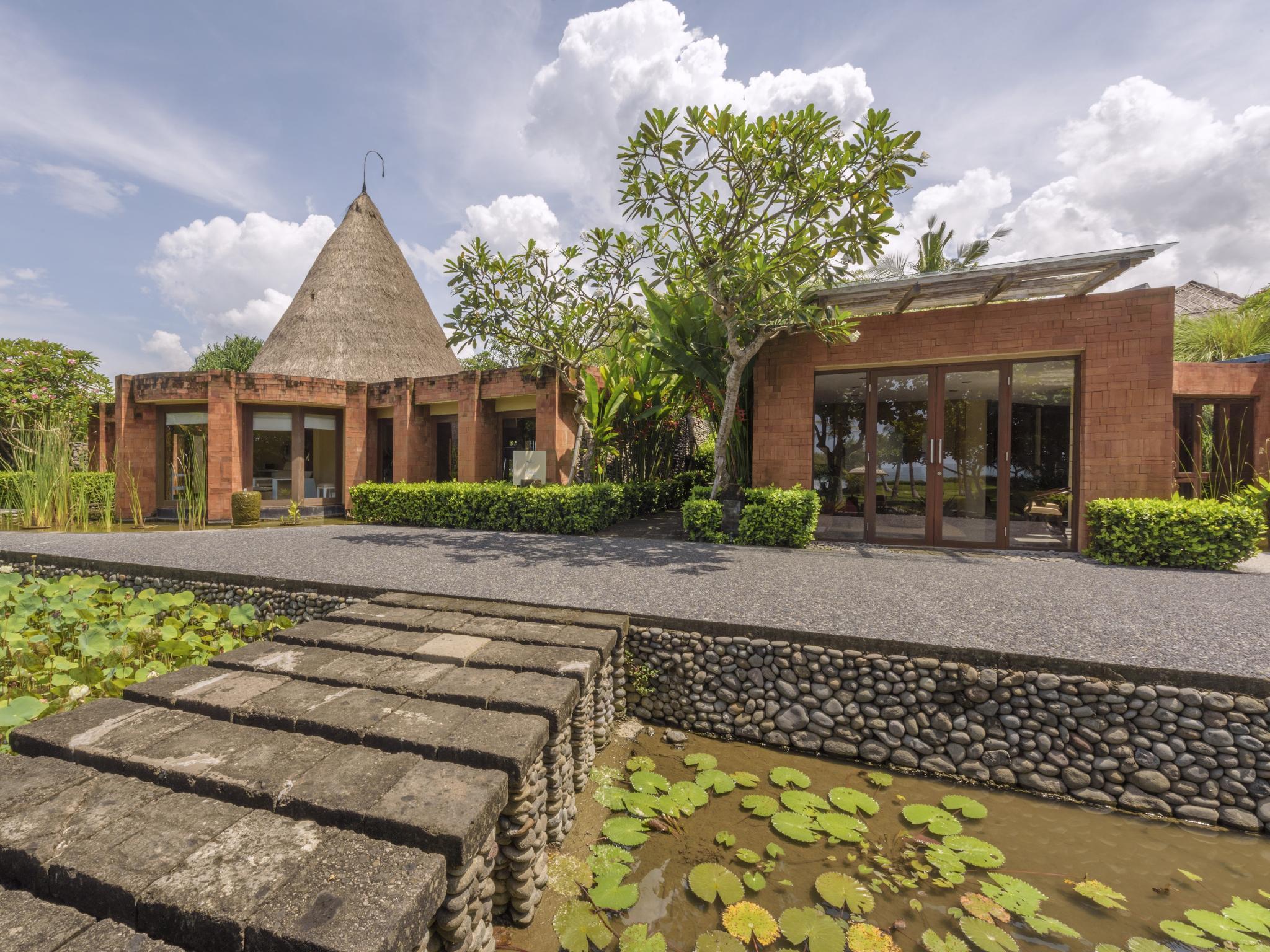 Ngoại cảnh khách sạn