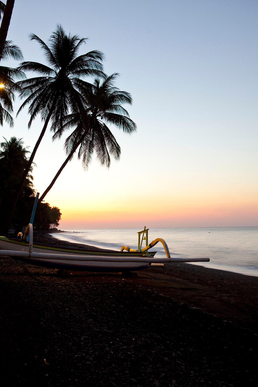 Khu vực xung quanh