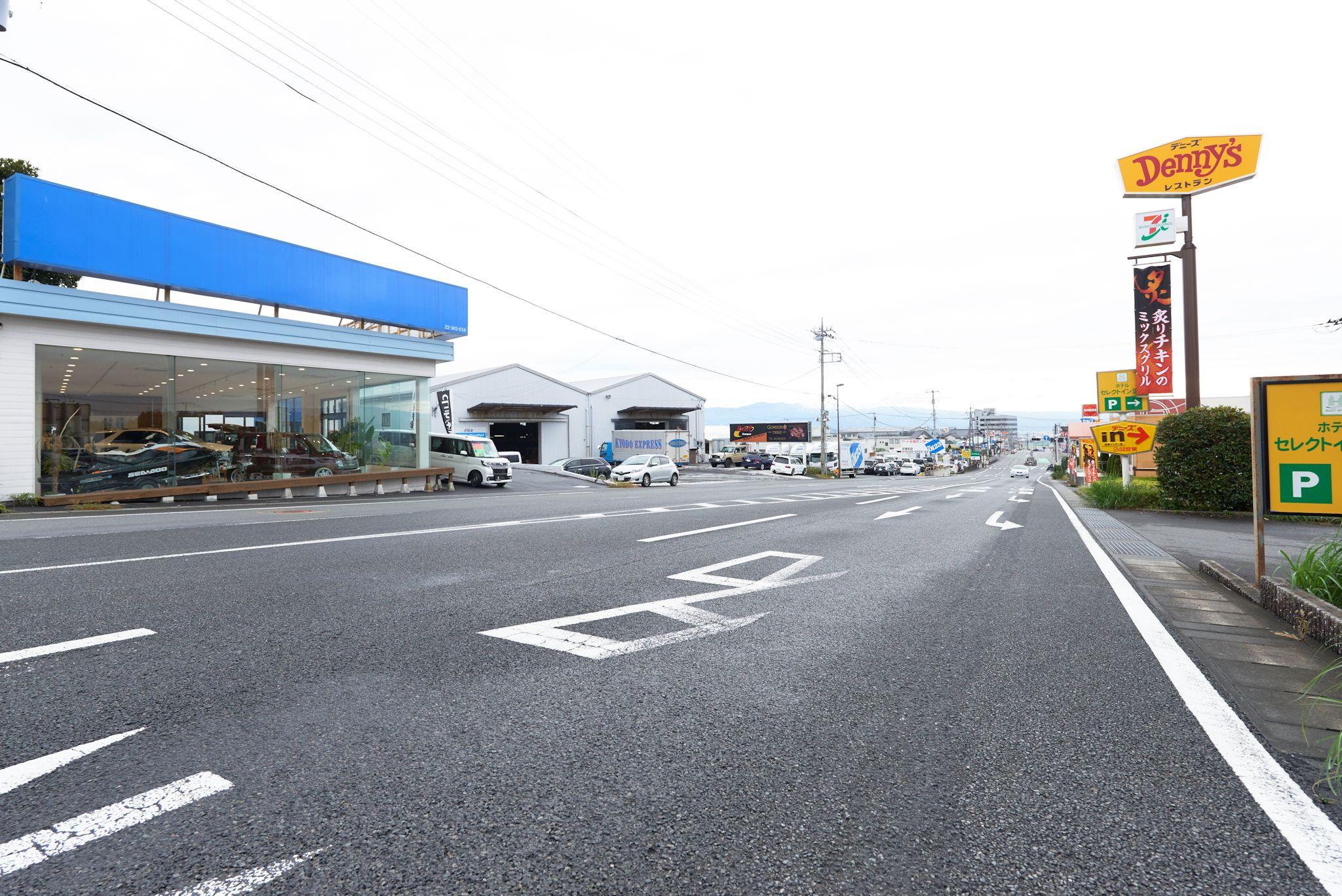 Khu vực xung quanh