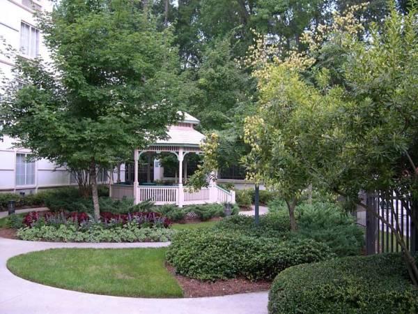 Khu vực xung quanh