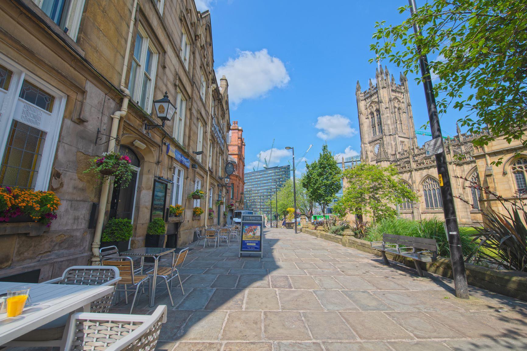 Ngoại cảnh khách sạn