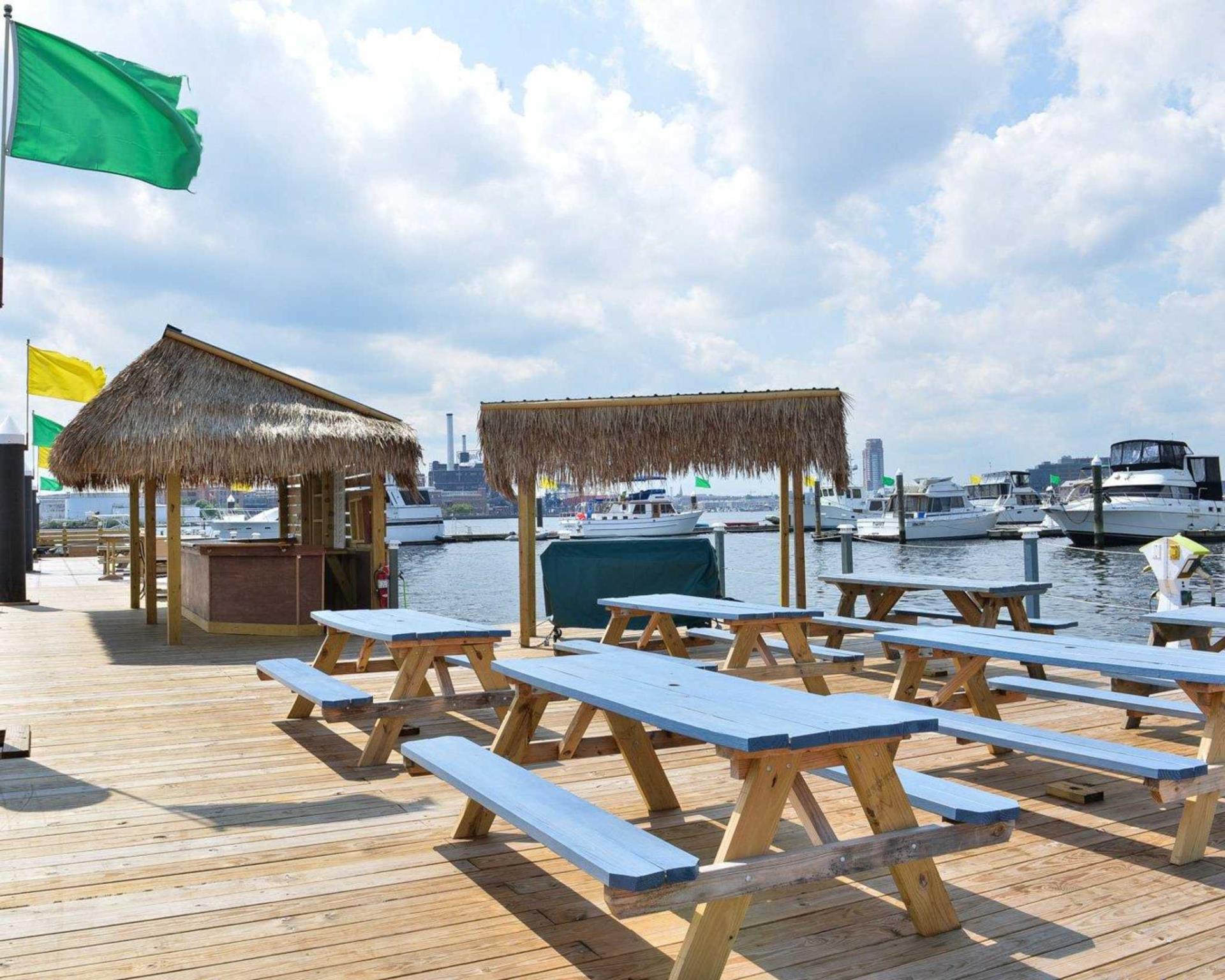 Khu vực xung quanh