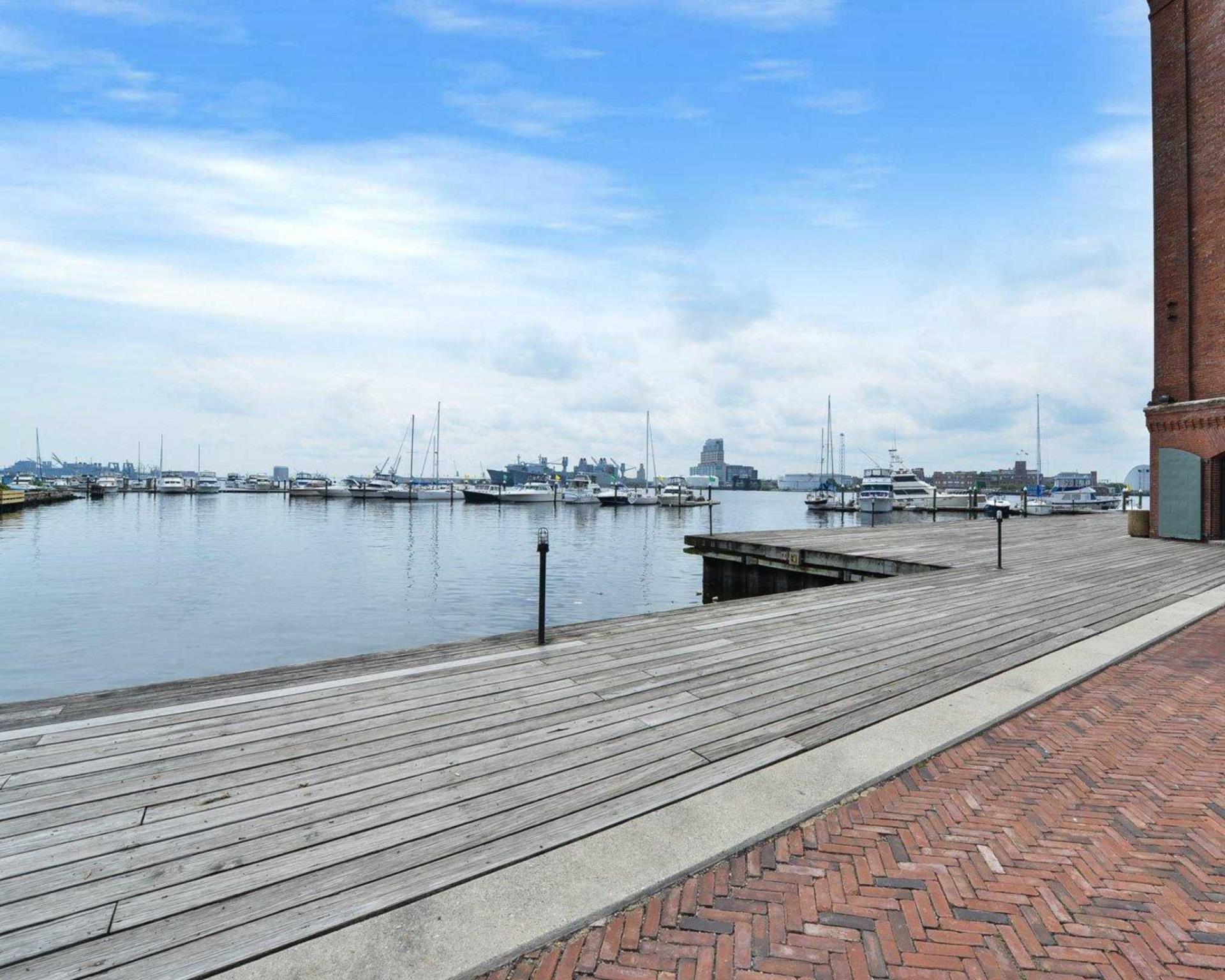 Nơi tham quan gần đây