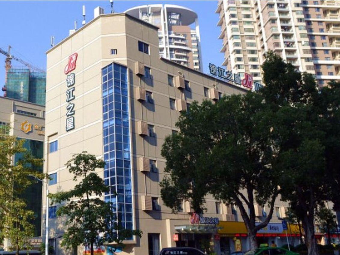 Ngoại cảnh khách sạn