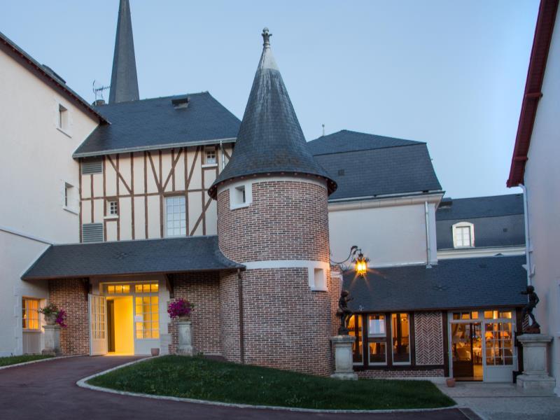 Ngoại cảnh khách sạn