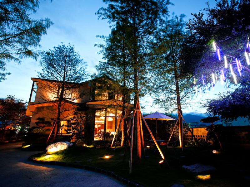 Ngoại cảnh khách sạn