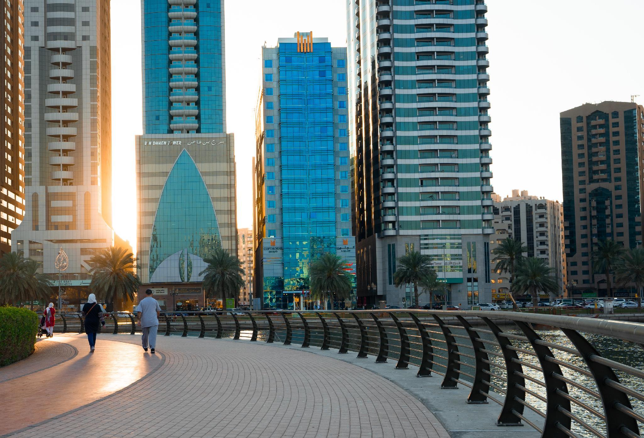 Khu vực xung quanh