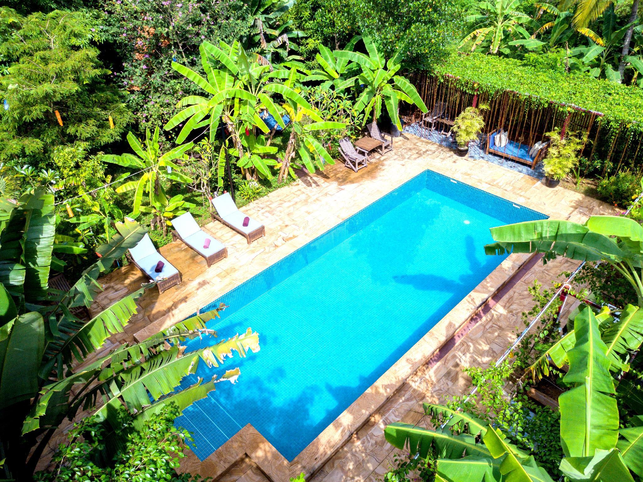 Khu vực xung quanh