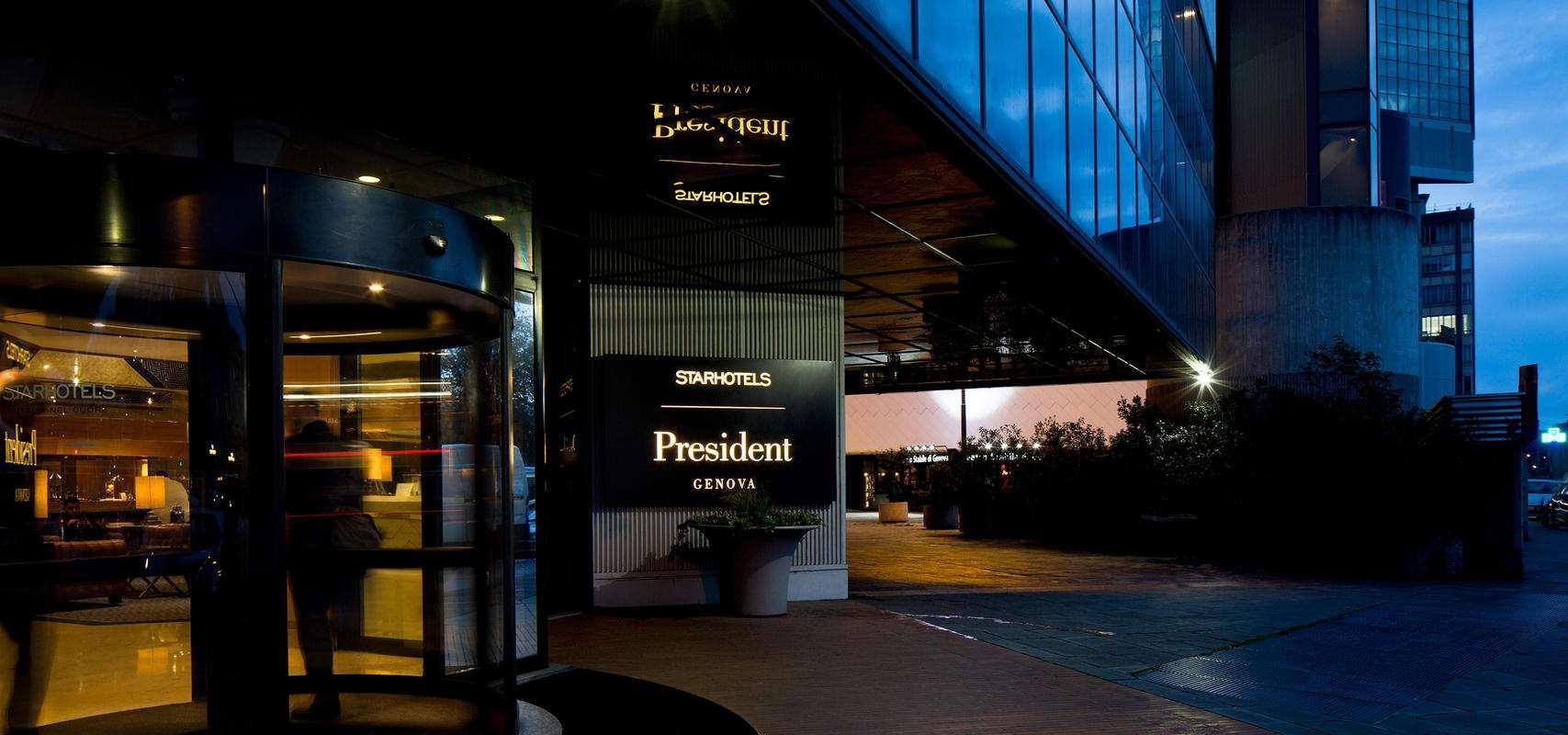 Ngoại cảnh khách sạn