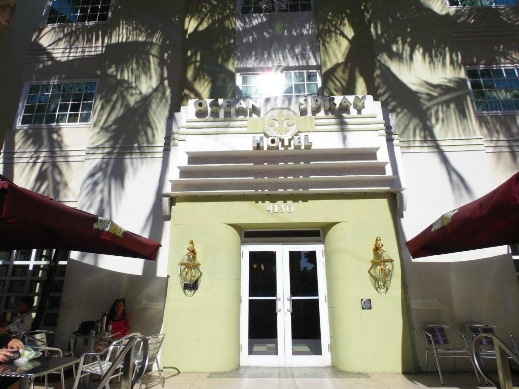 Ngoại cảnh khách sạn