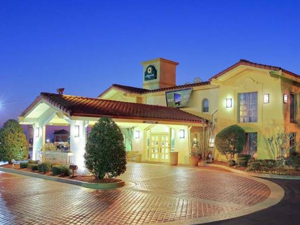 Ngoại cảnh khách sạn