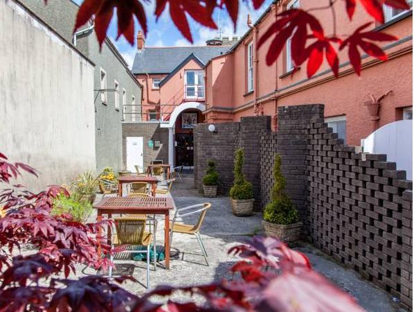 Khu vực xung quanh