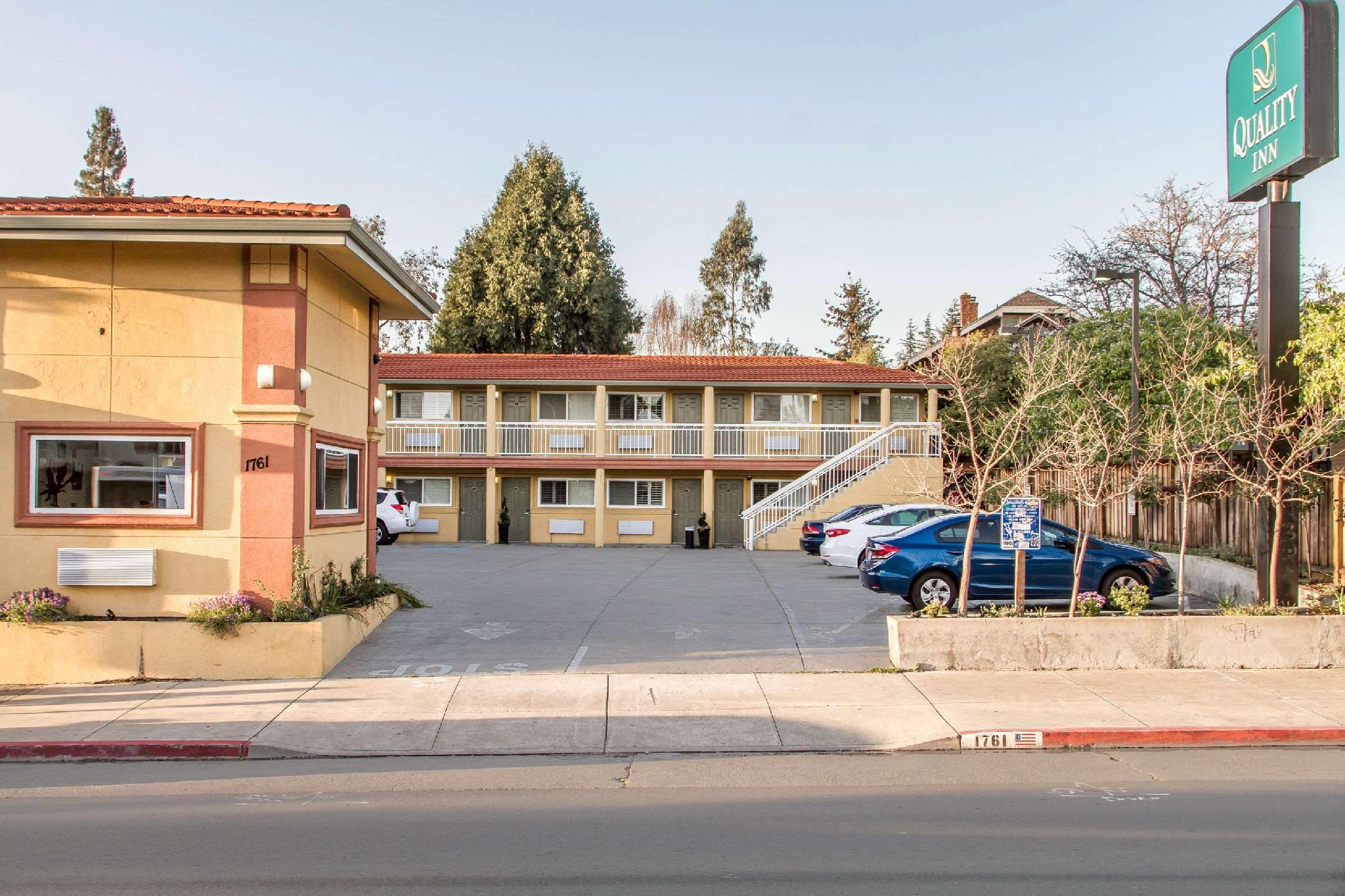 Ngoại cảnh khách sạn