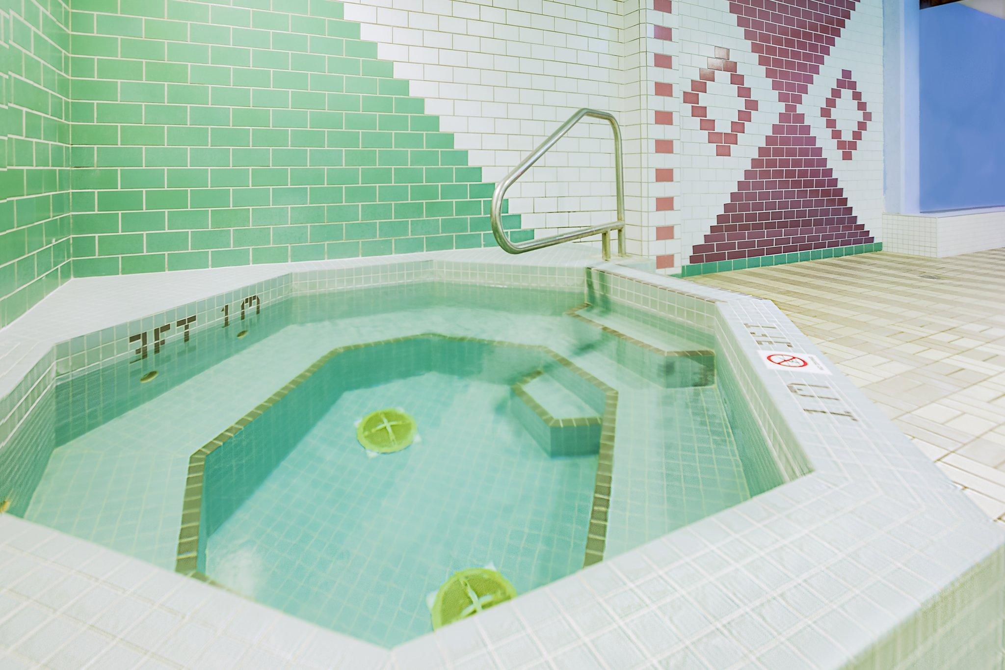 Bồn tắm nước nóng