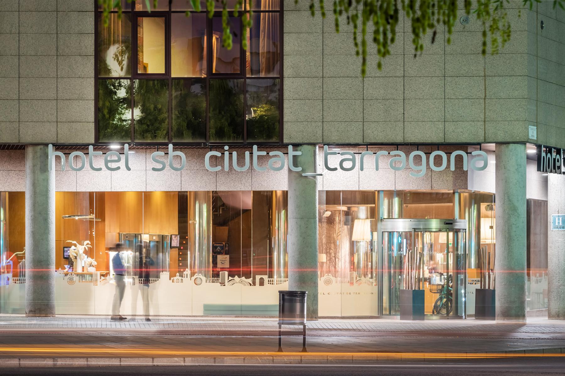 Ngoại cảnh khách sạn