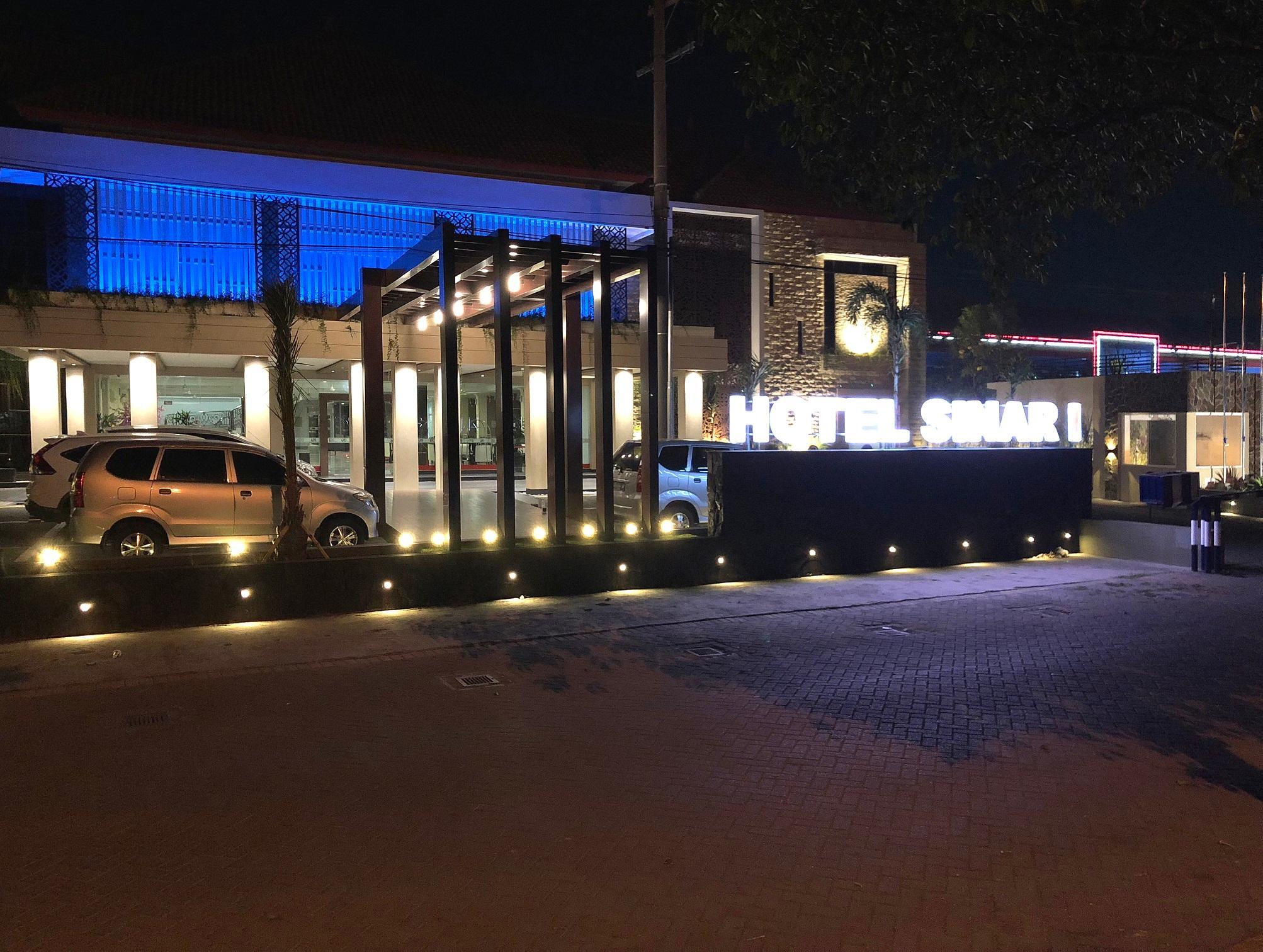 Ngoại cảnh khách sạn