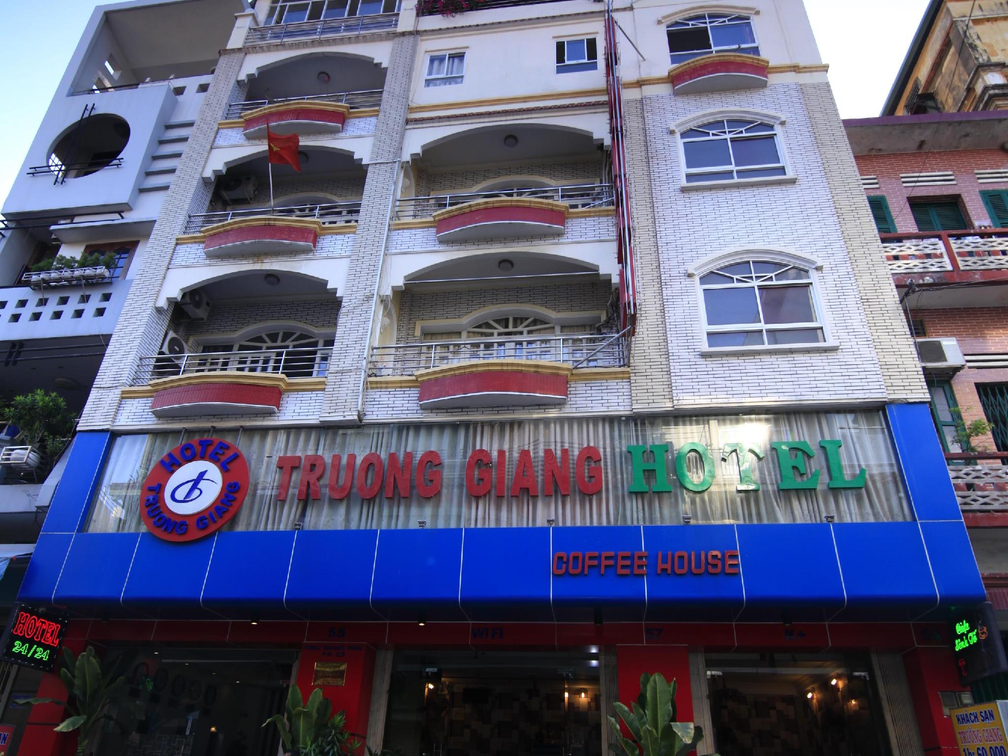 Ngoại cảnh khách sạn