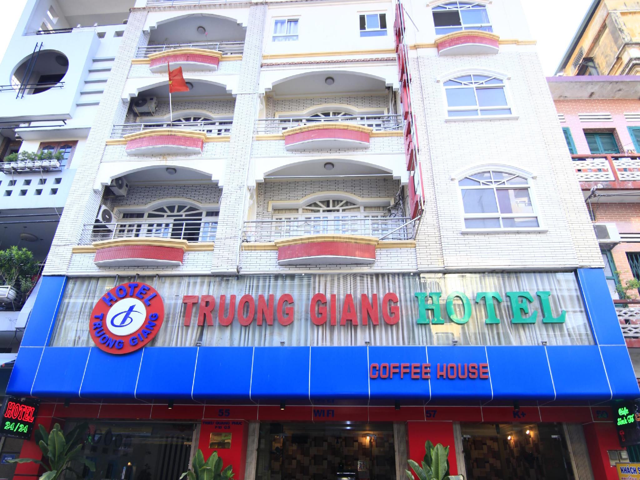 Ngoại cảnh khách sạn