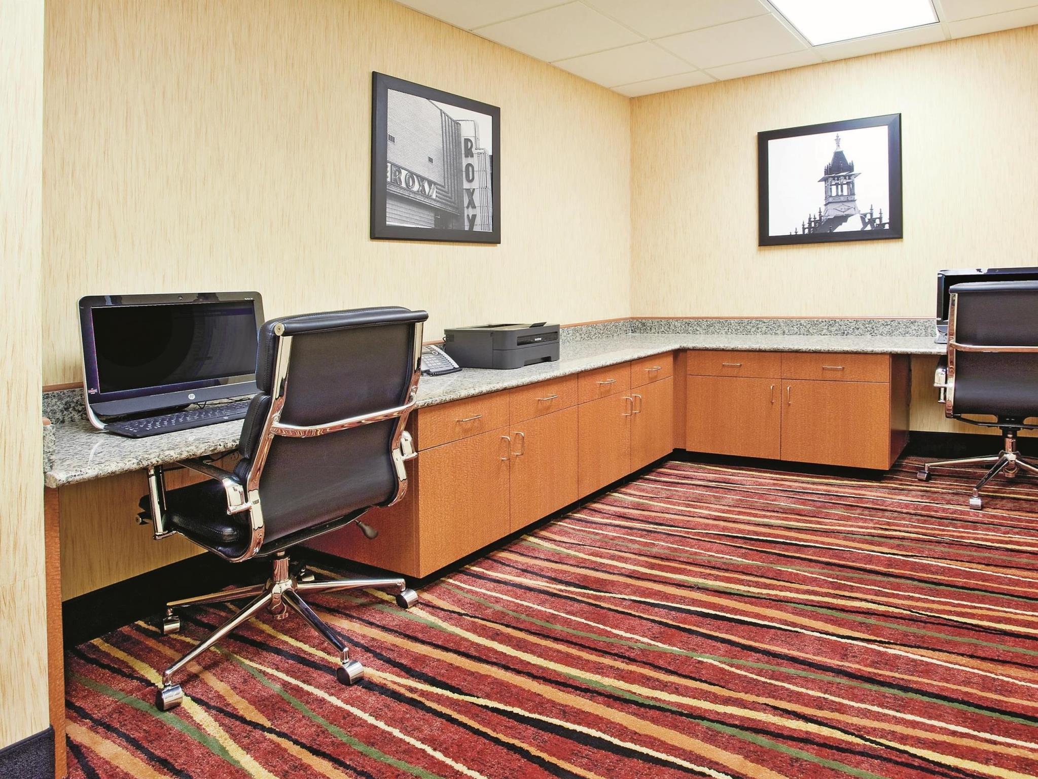 Trung tâm hội nghị