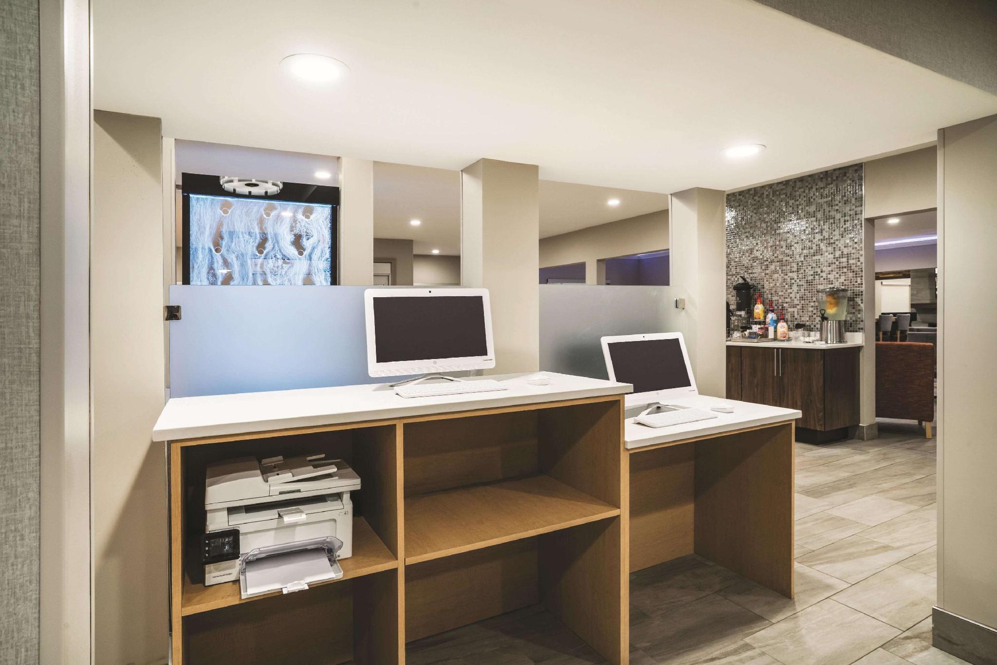 Trung tâm hội nghị