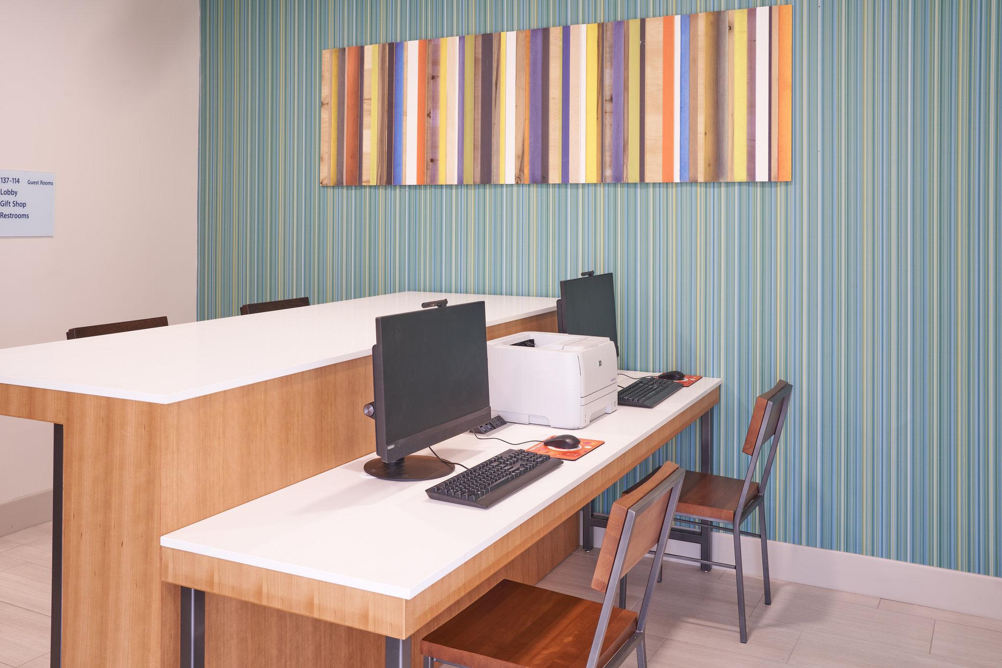 Trung tâm hội nghị