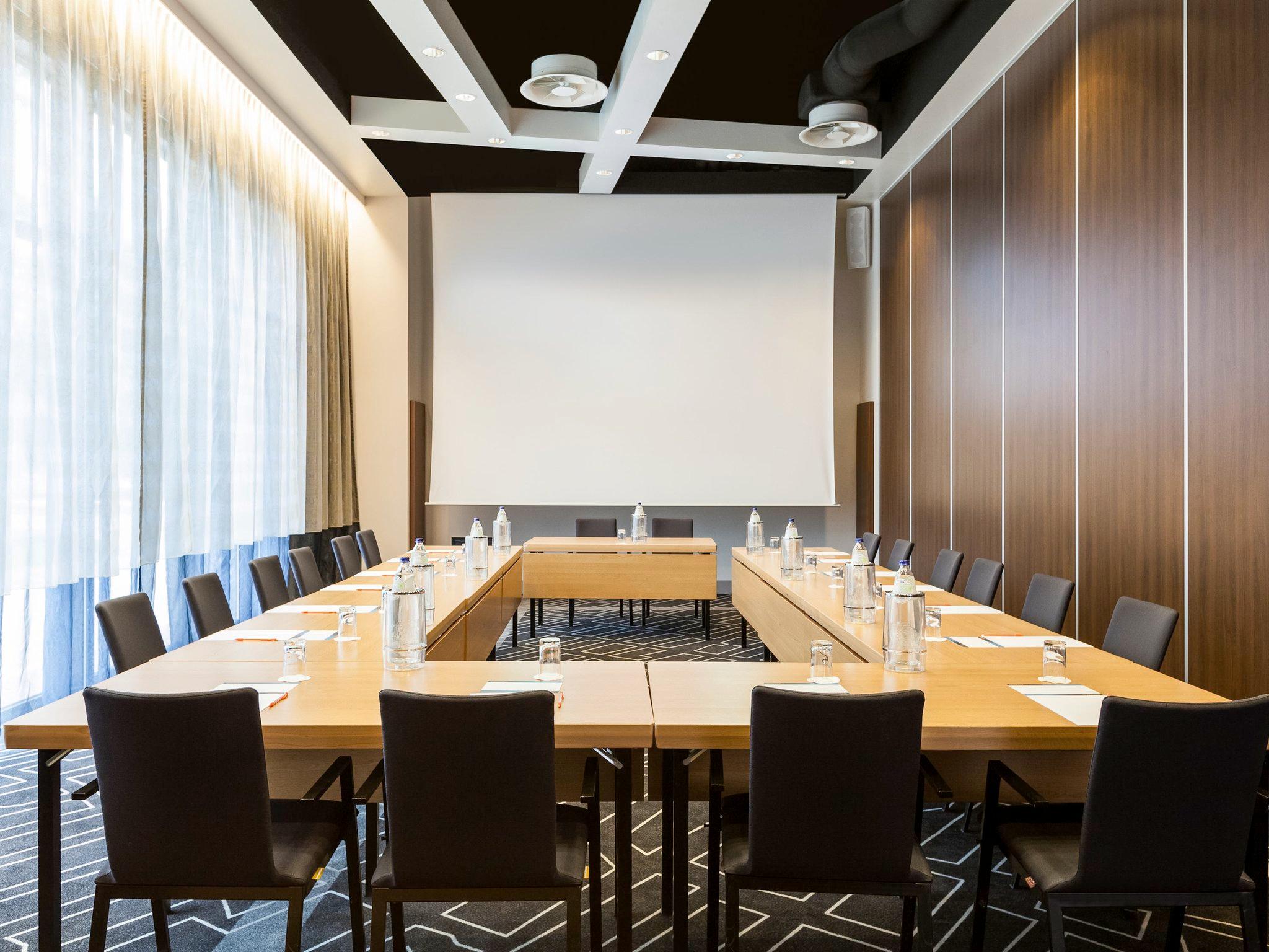 Phòng họp/ hội nghị