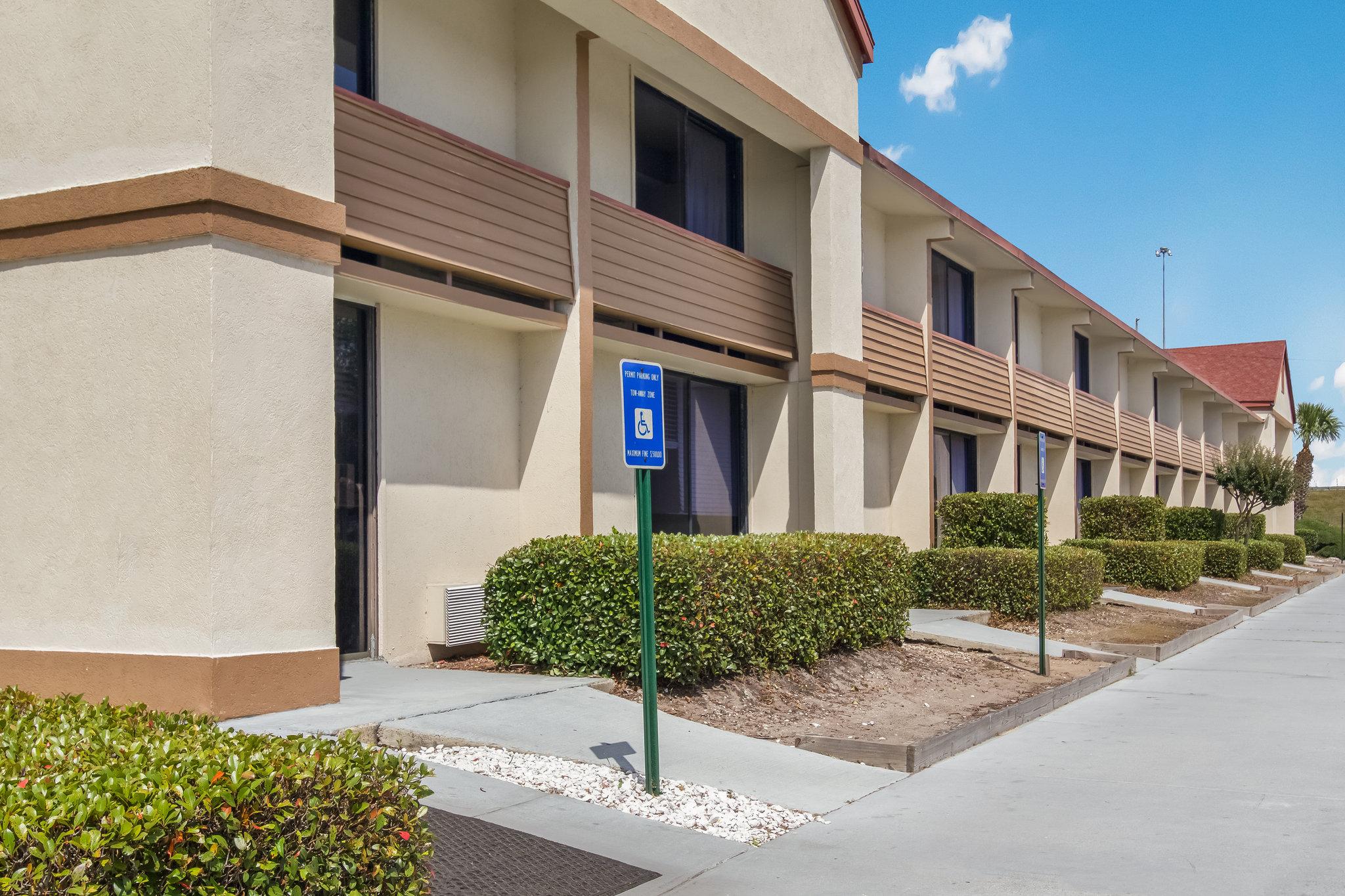 Ngoại cảnh khách sạn