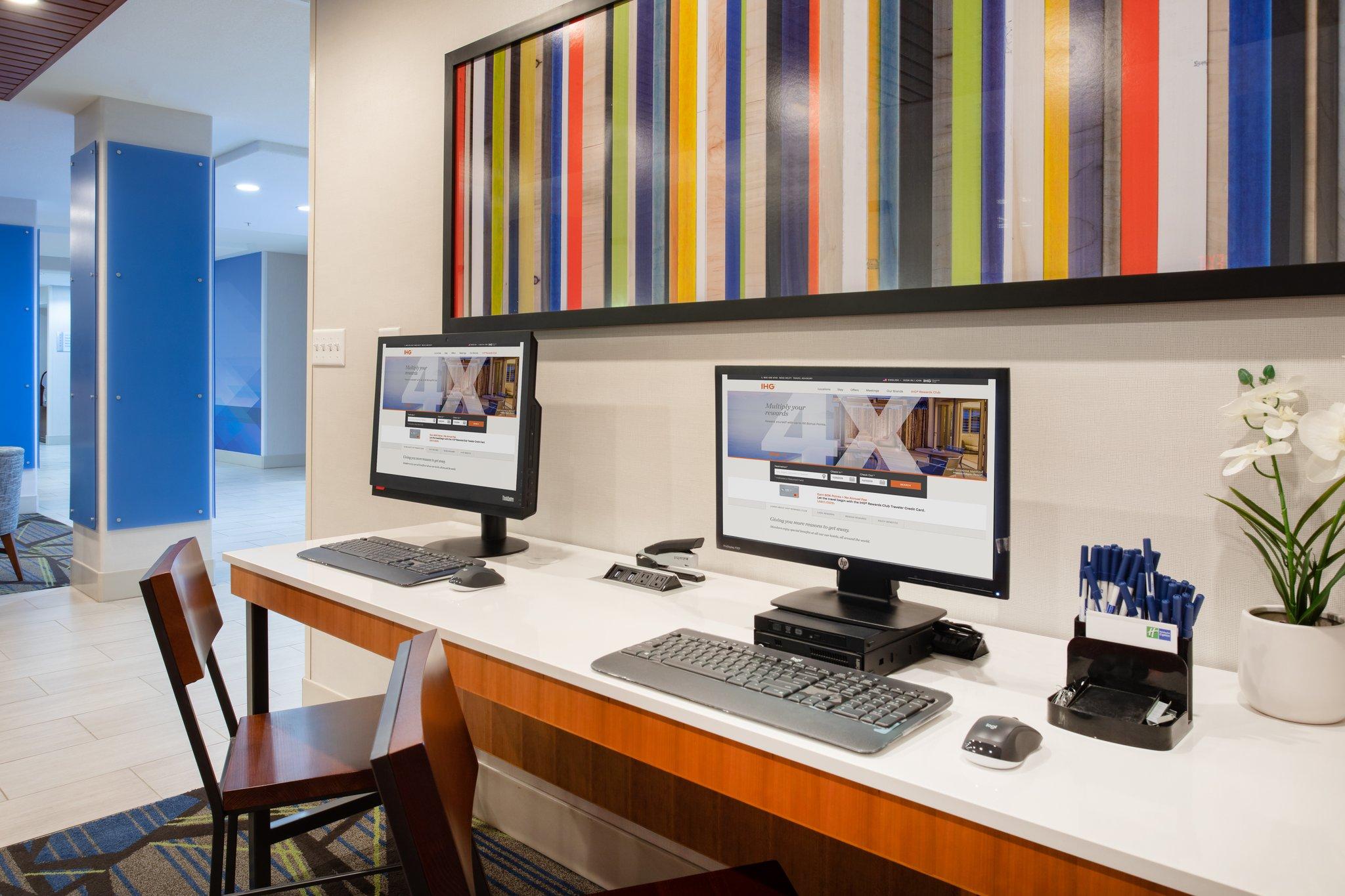 Trung tâm hội nghị