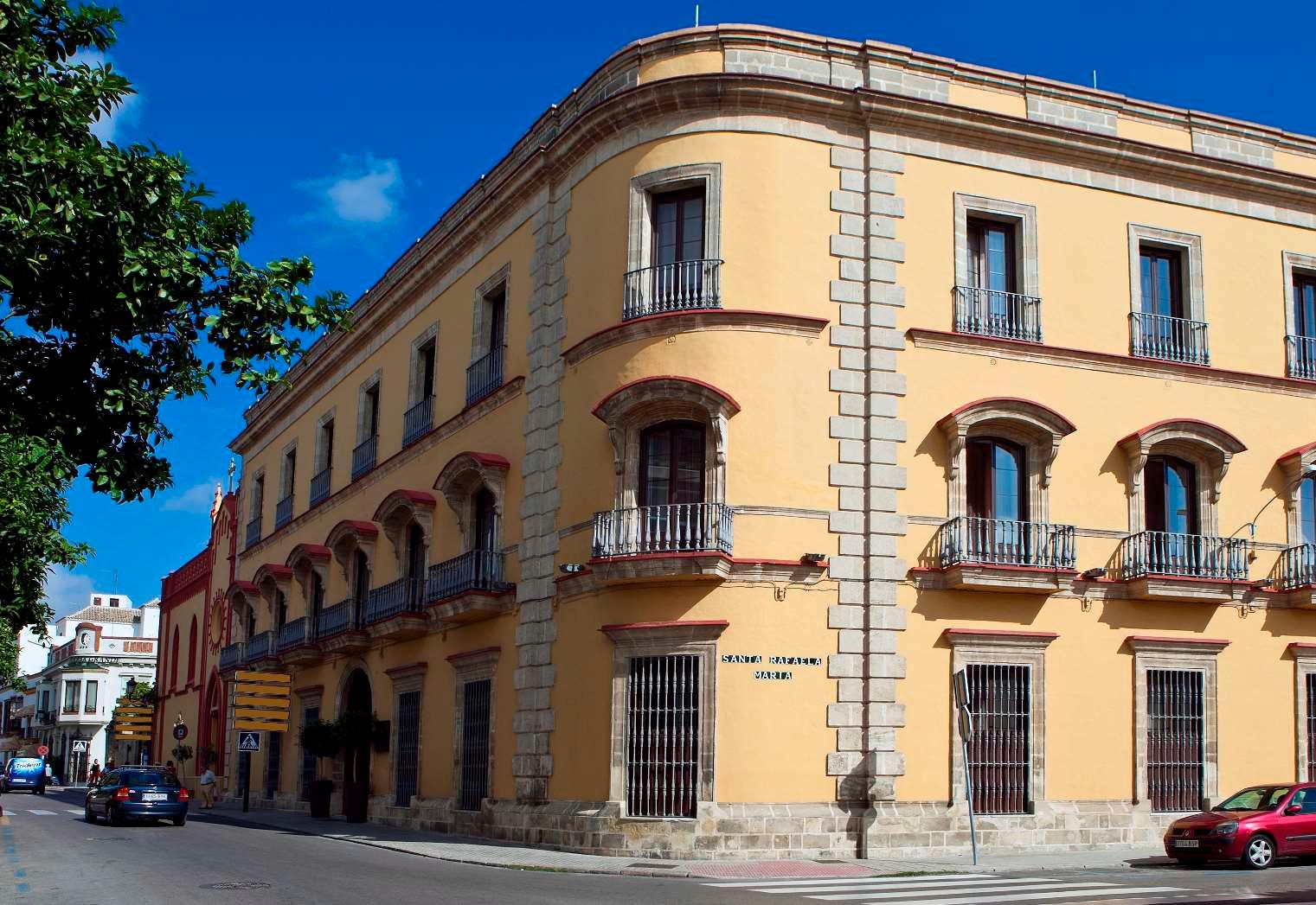 Ngoại cảnh khách sạn