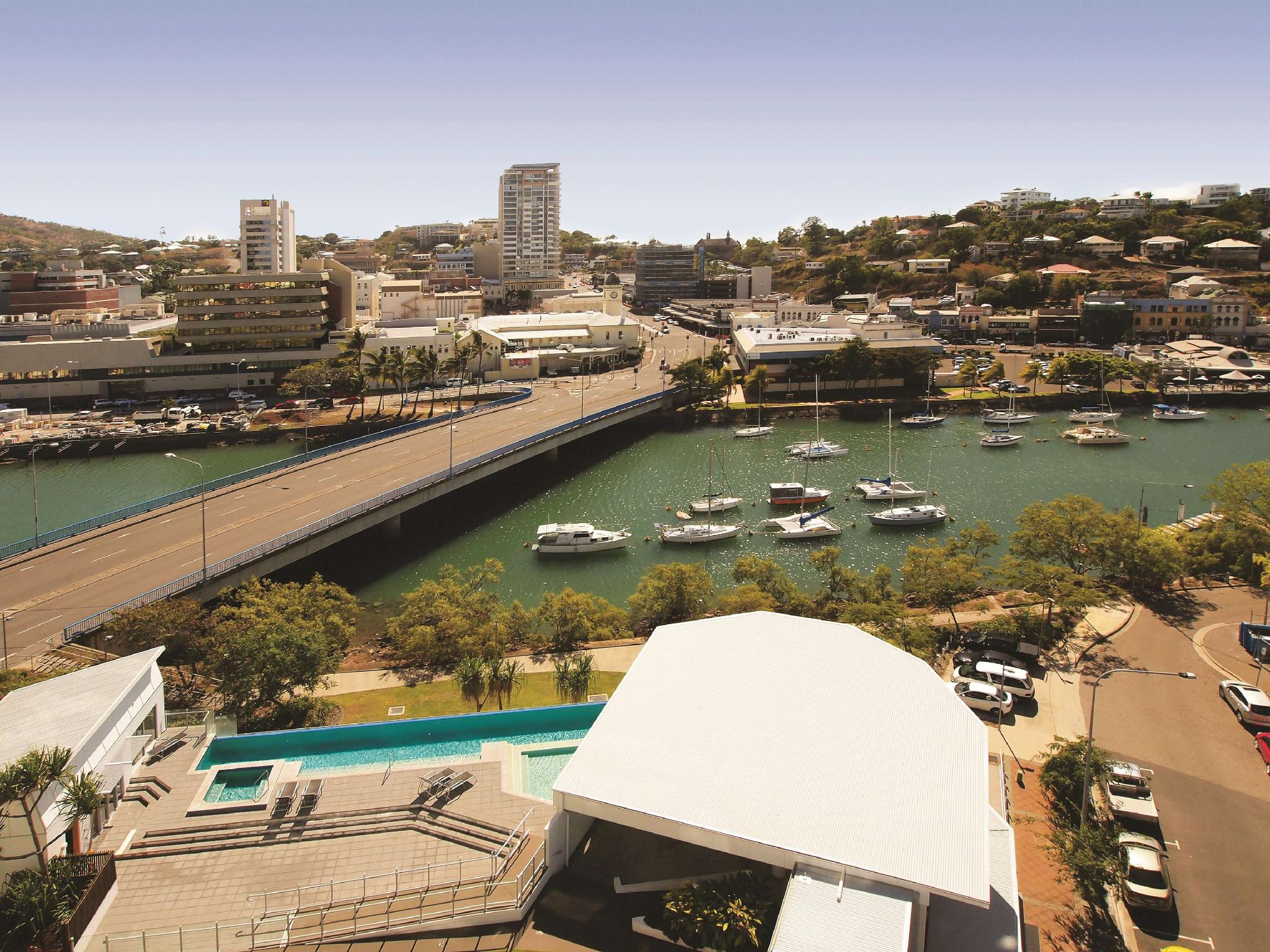 Ngoại cảnh khách sạn