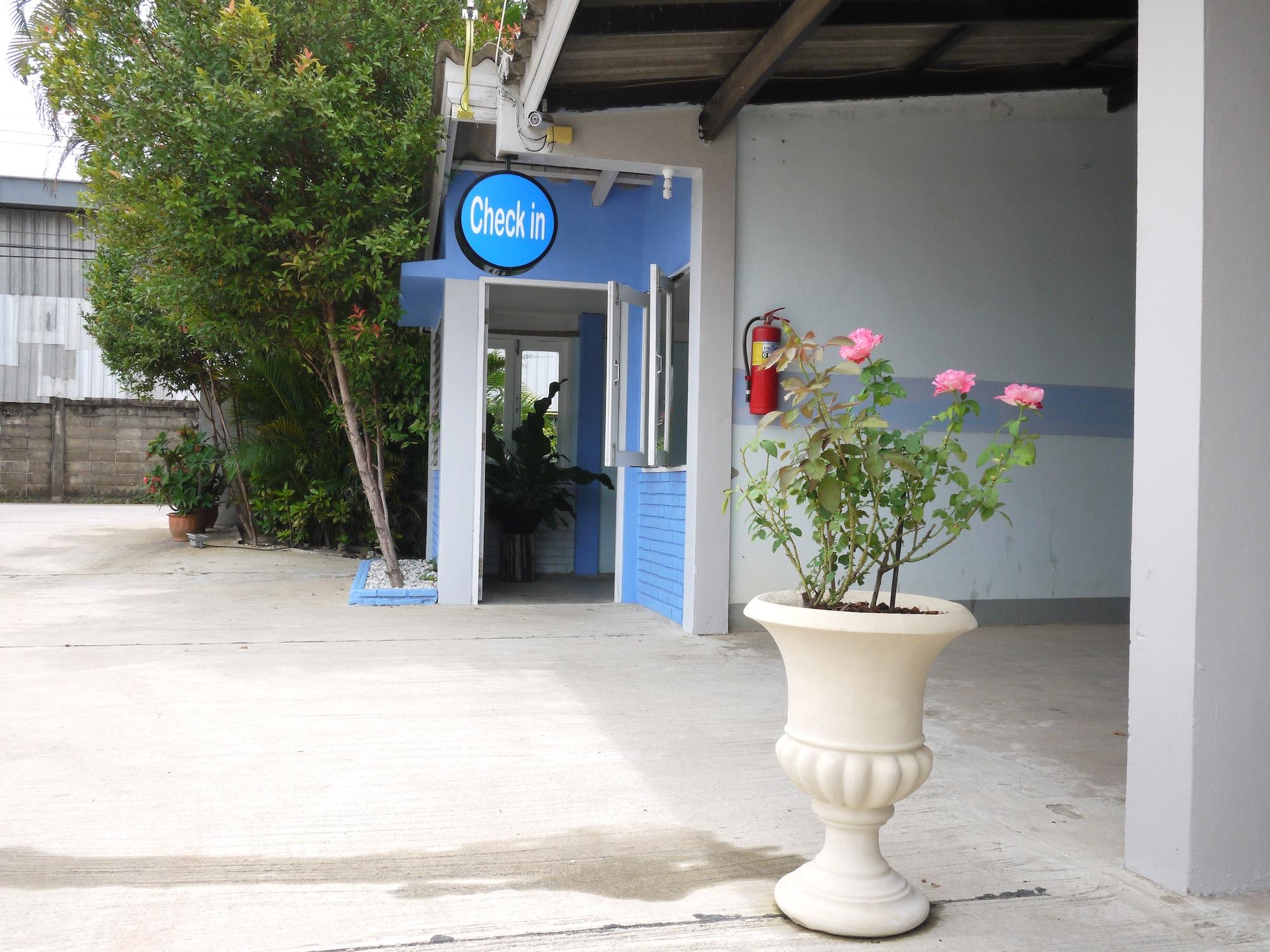 Ngoại cảnh khách sạn