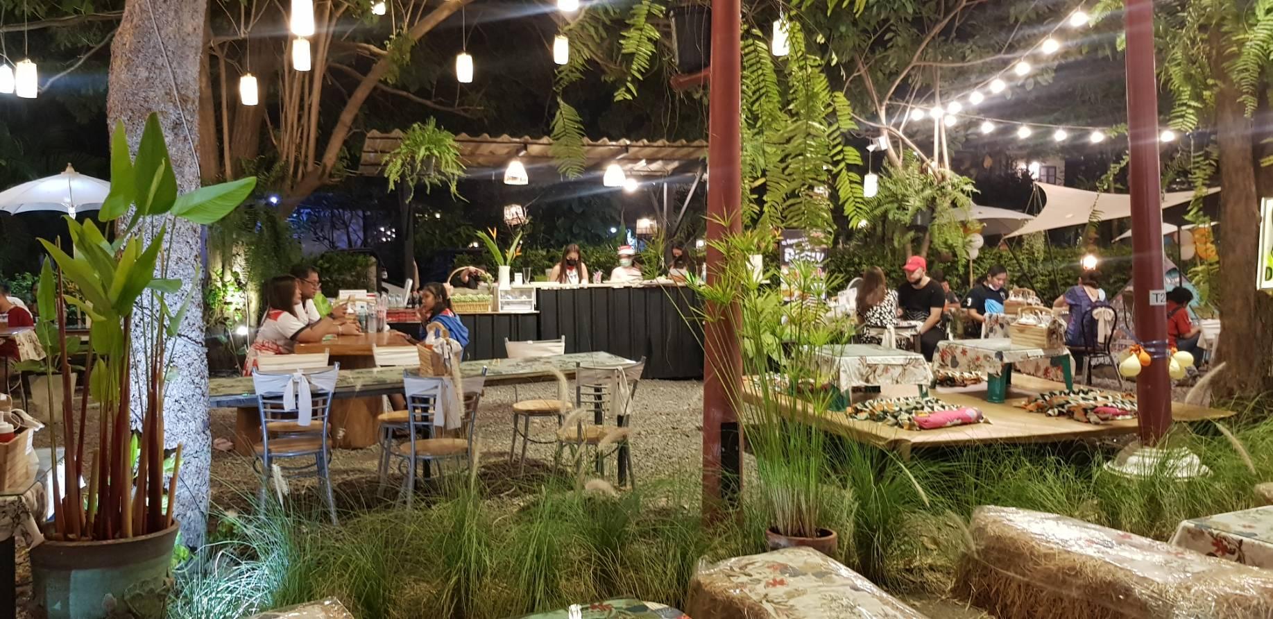 Ngoại cảnh khách sạn