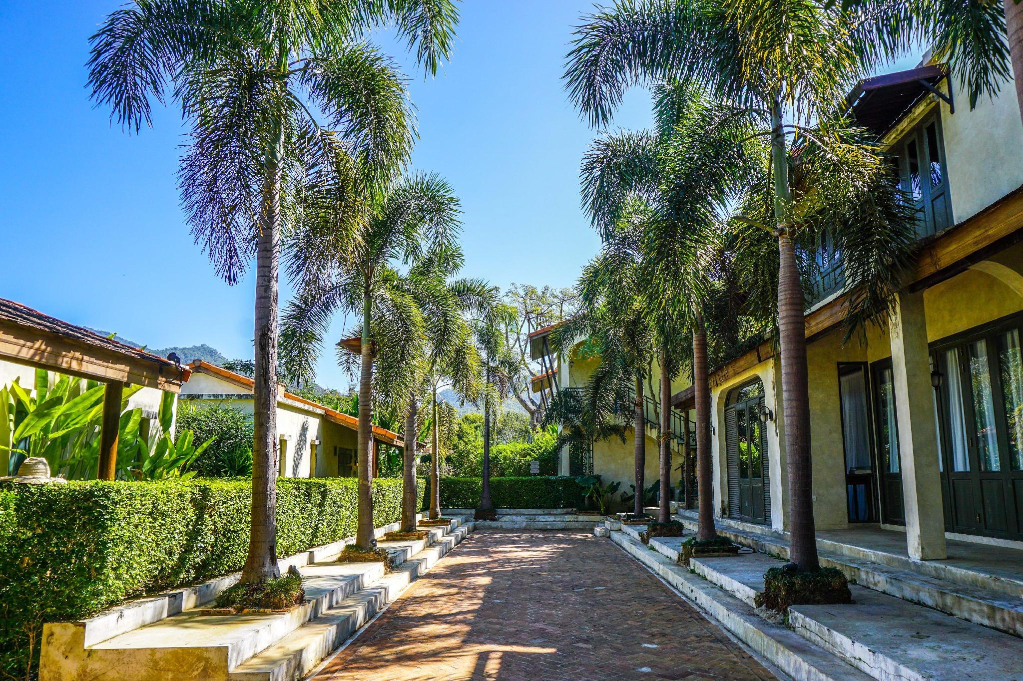 Ngoại cảnh khách sạn