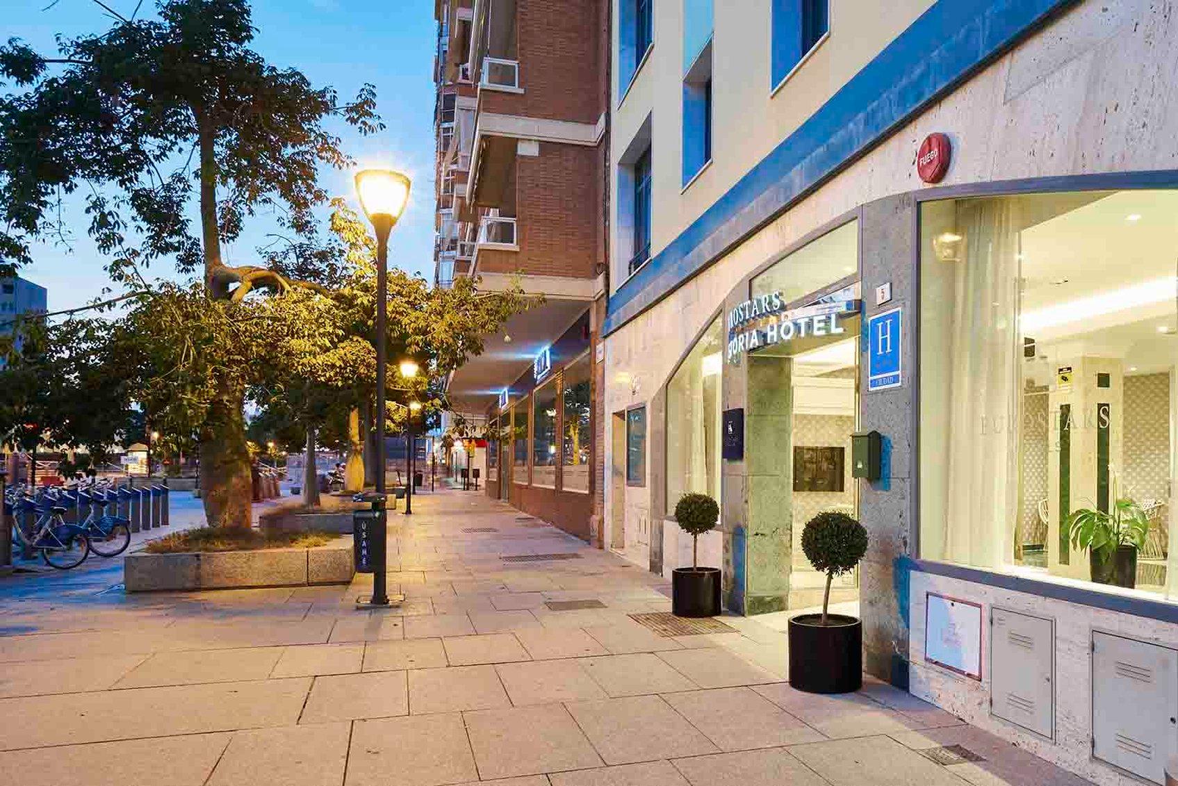 Ngoại cảnh khách sạn