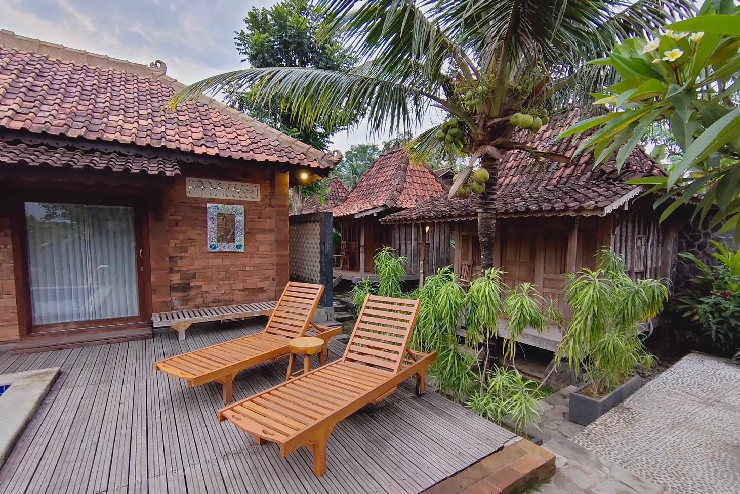 Khu vực xung quanh