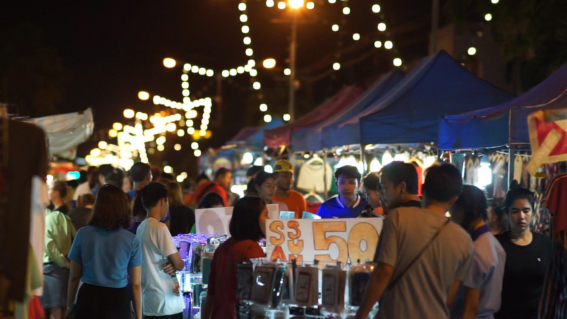 Nơi tham quan gần đây