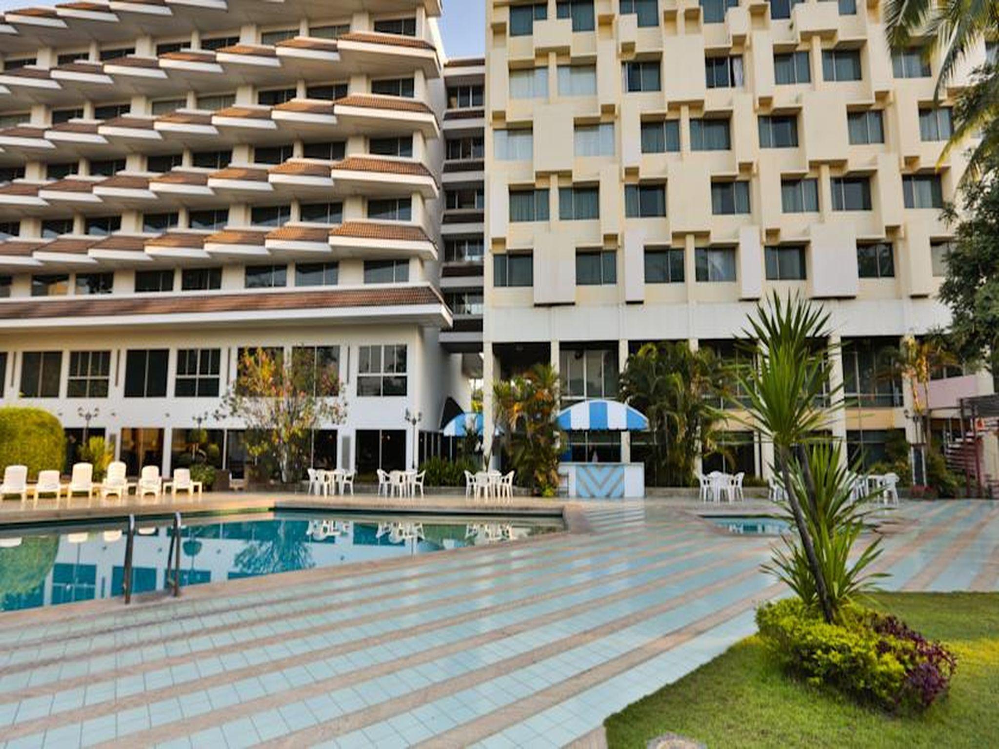 Ngoại cảnh khách sạn