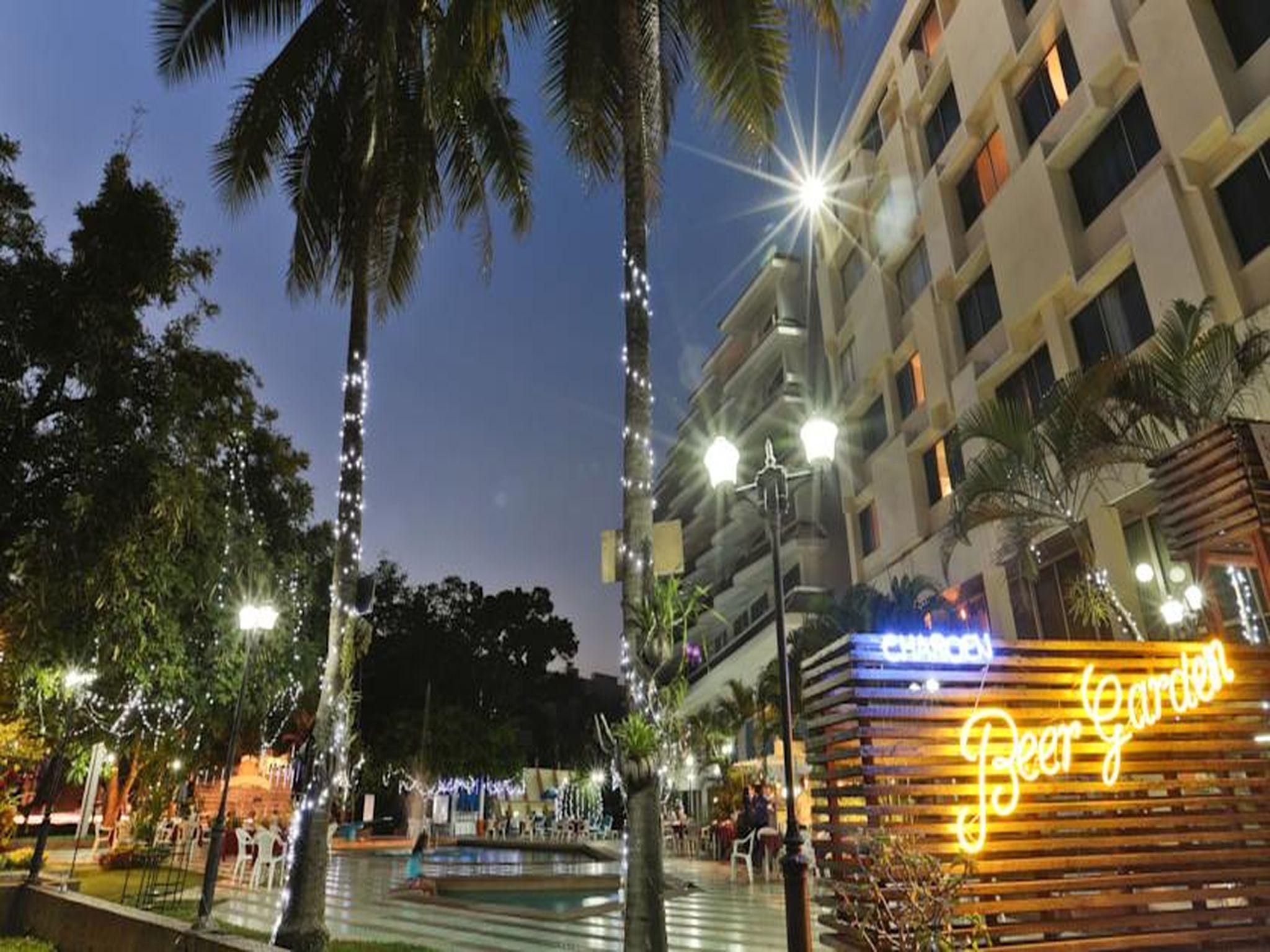 Ngoại cảnh khách sạn